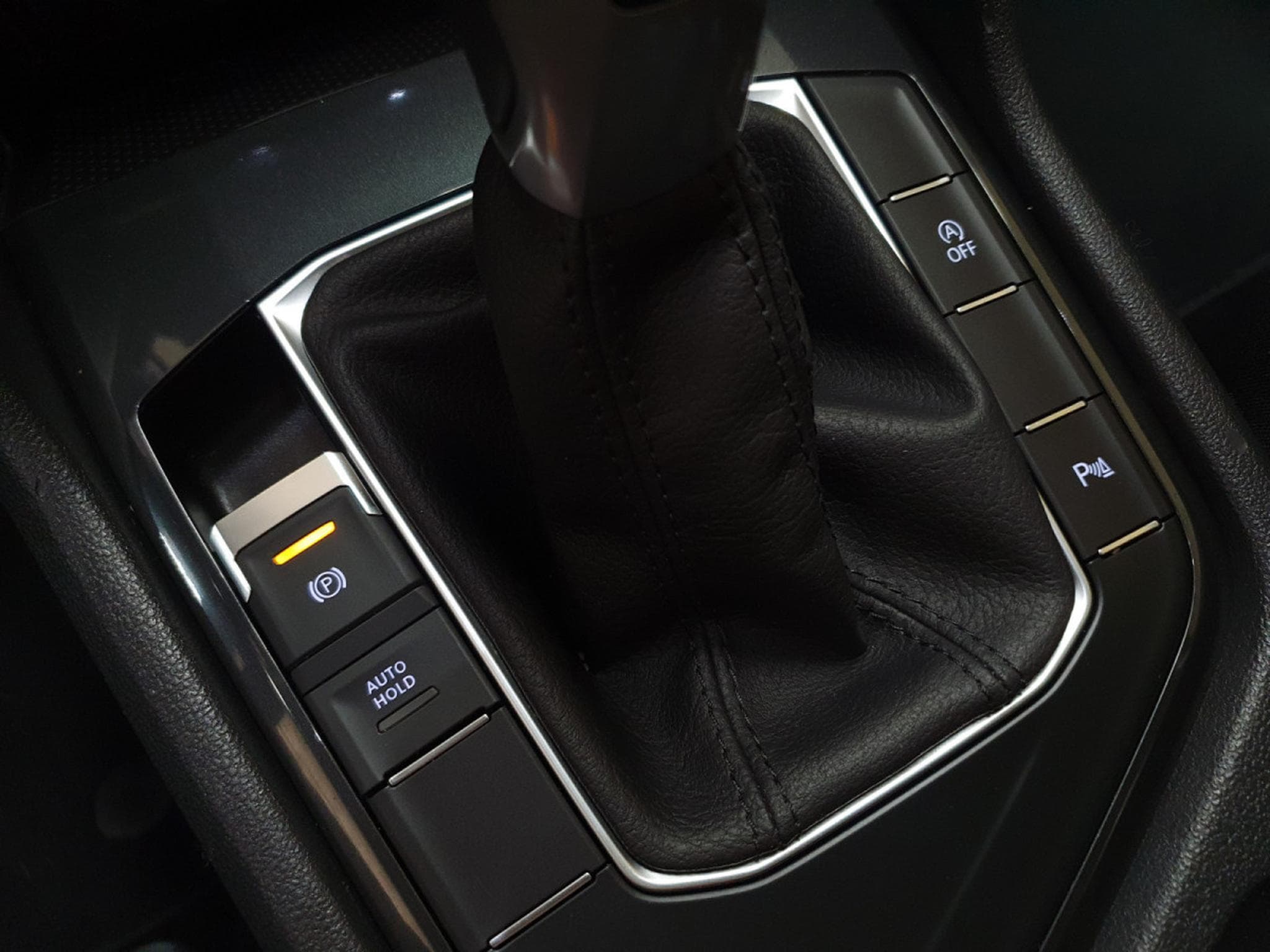 VW Tiguan 2.0TDI 150 LIFE (2021) - Photo 14