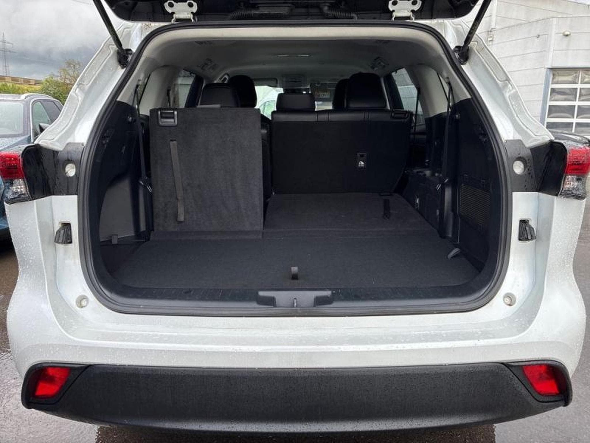 Toyota Highlander . (2023) - Photo 12