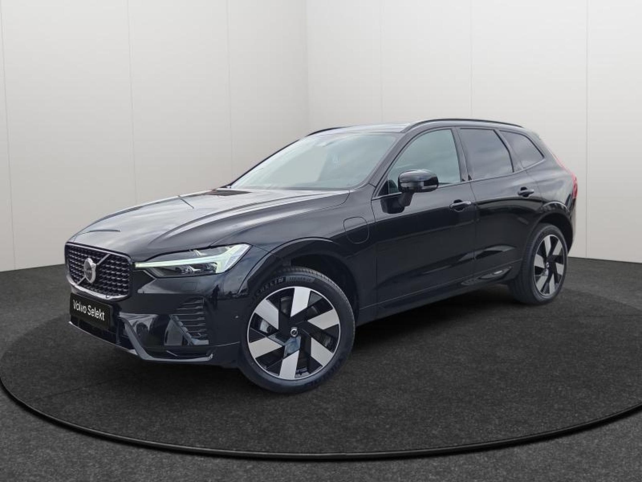 Volvo XC60 T6 Plus Dark / Hybride KIT HIVER (2025) - Photo 22