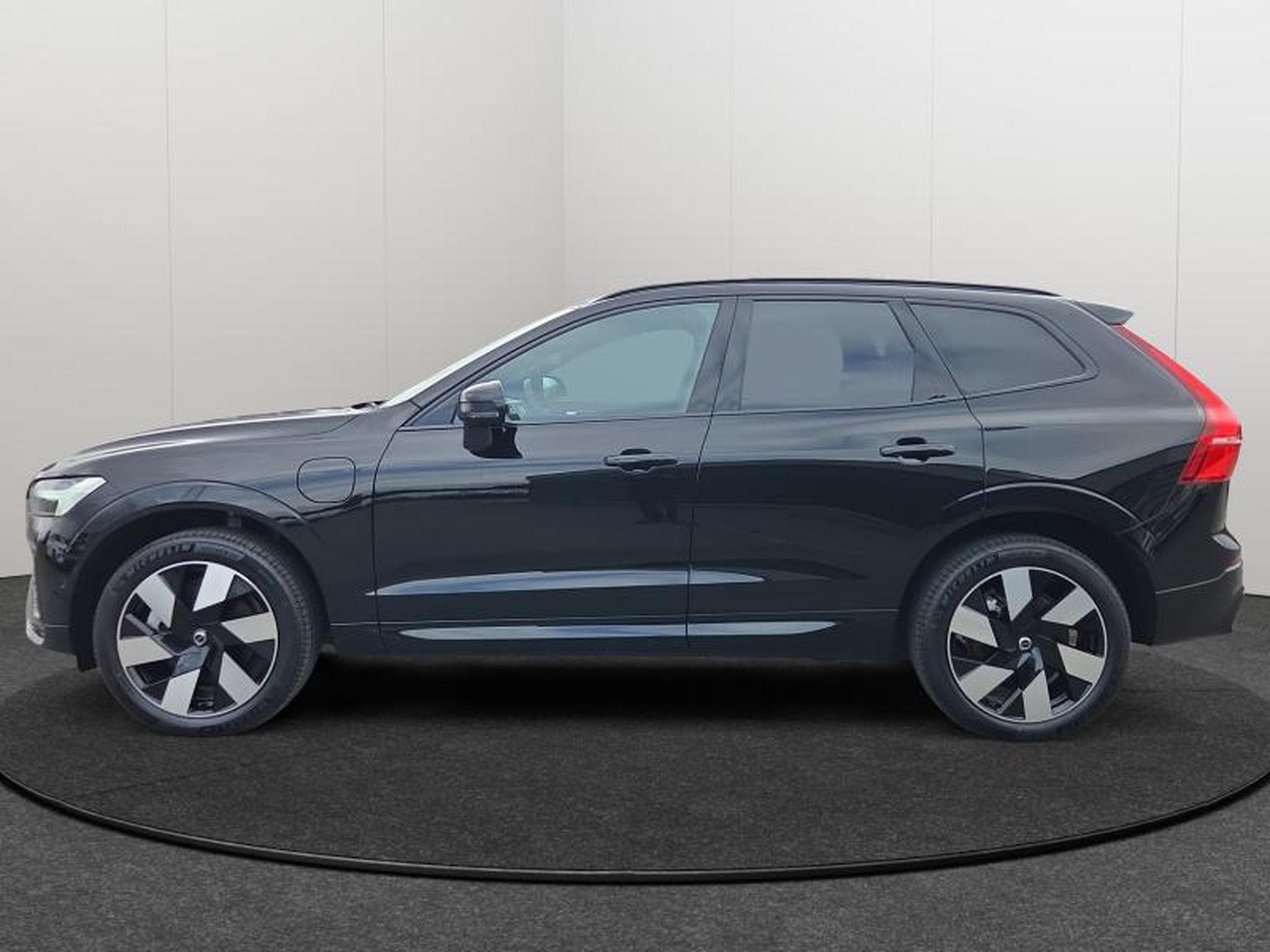 Volvo XC60 T6 Plus Dark / Hybride KIT HIVER (2025) - Photo 23