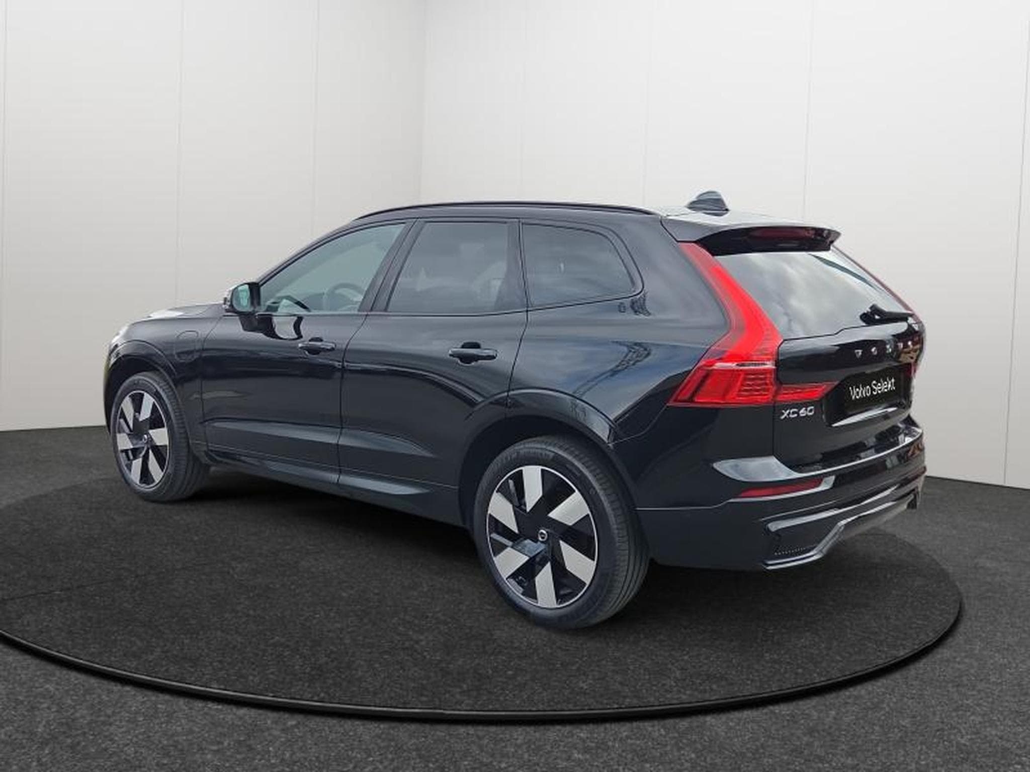 Volvo XC60 T6 Plus Dark / Hybride KIT HIVER (2025) - Photo 24