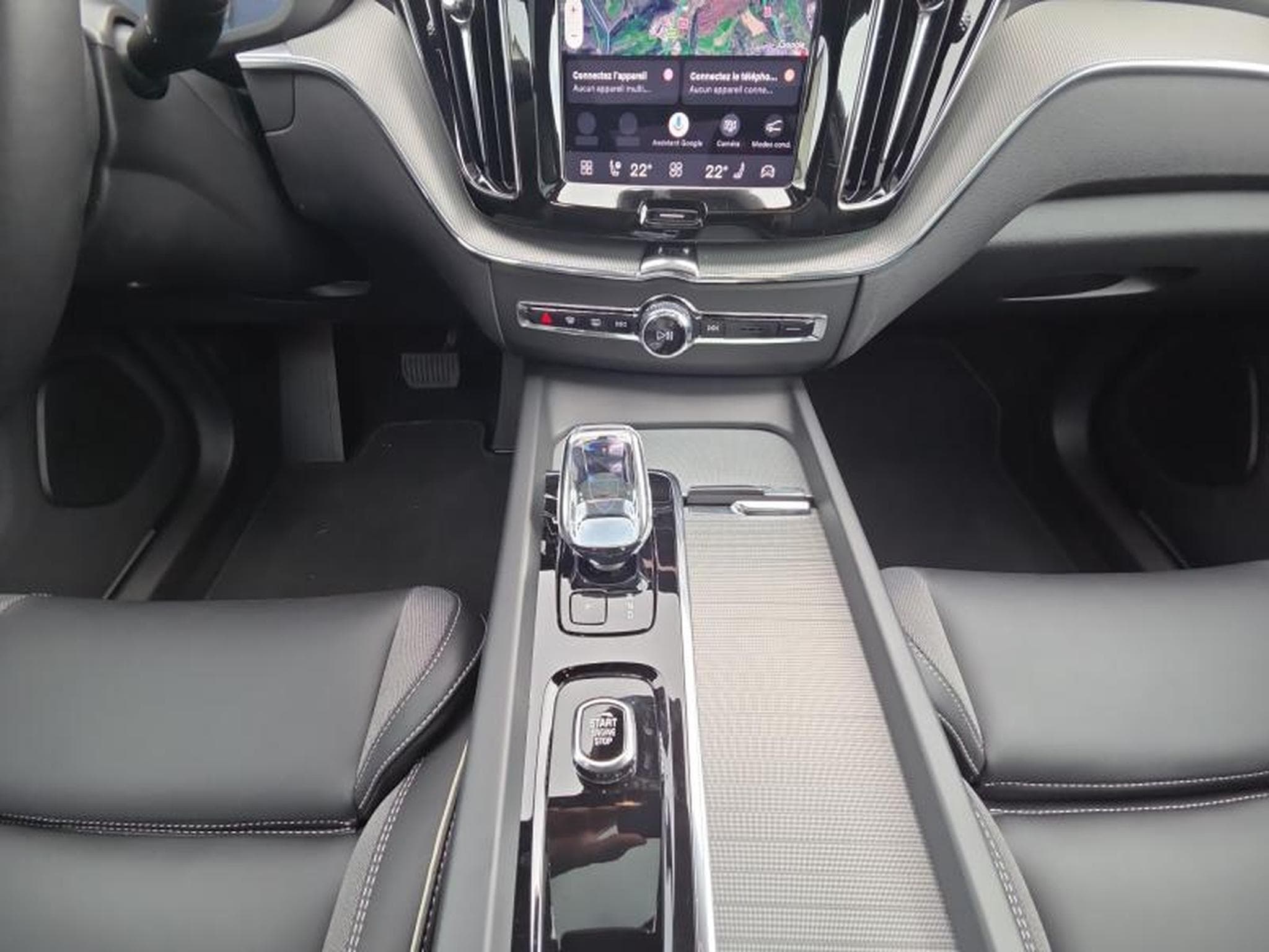 Volvo XC60 T6 Plus Dark / Hybride KIT HIVER (2025) - Photo 32