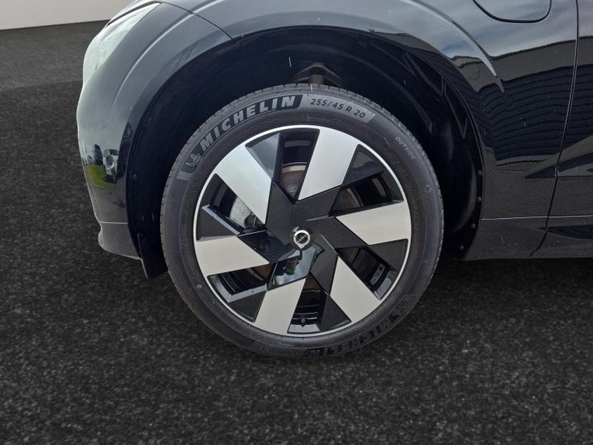 Volvo XC60 T6 Plus Dark / Hybride KIT HIVER (2025) - Photo 35