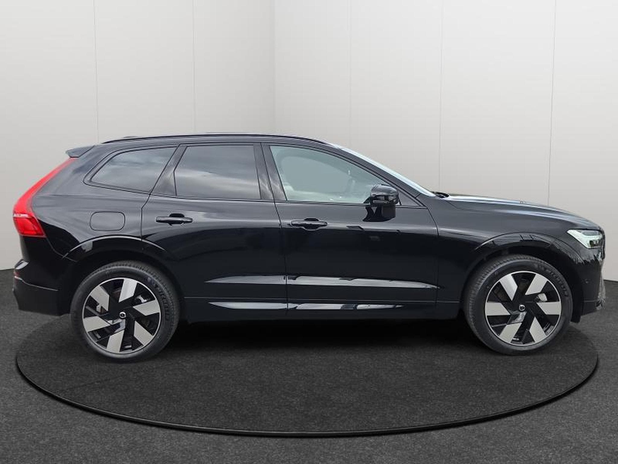 Volvo XC60 T6 Plus Dark / Hybride KIT HIVER (2025) - Photo 6