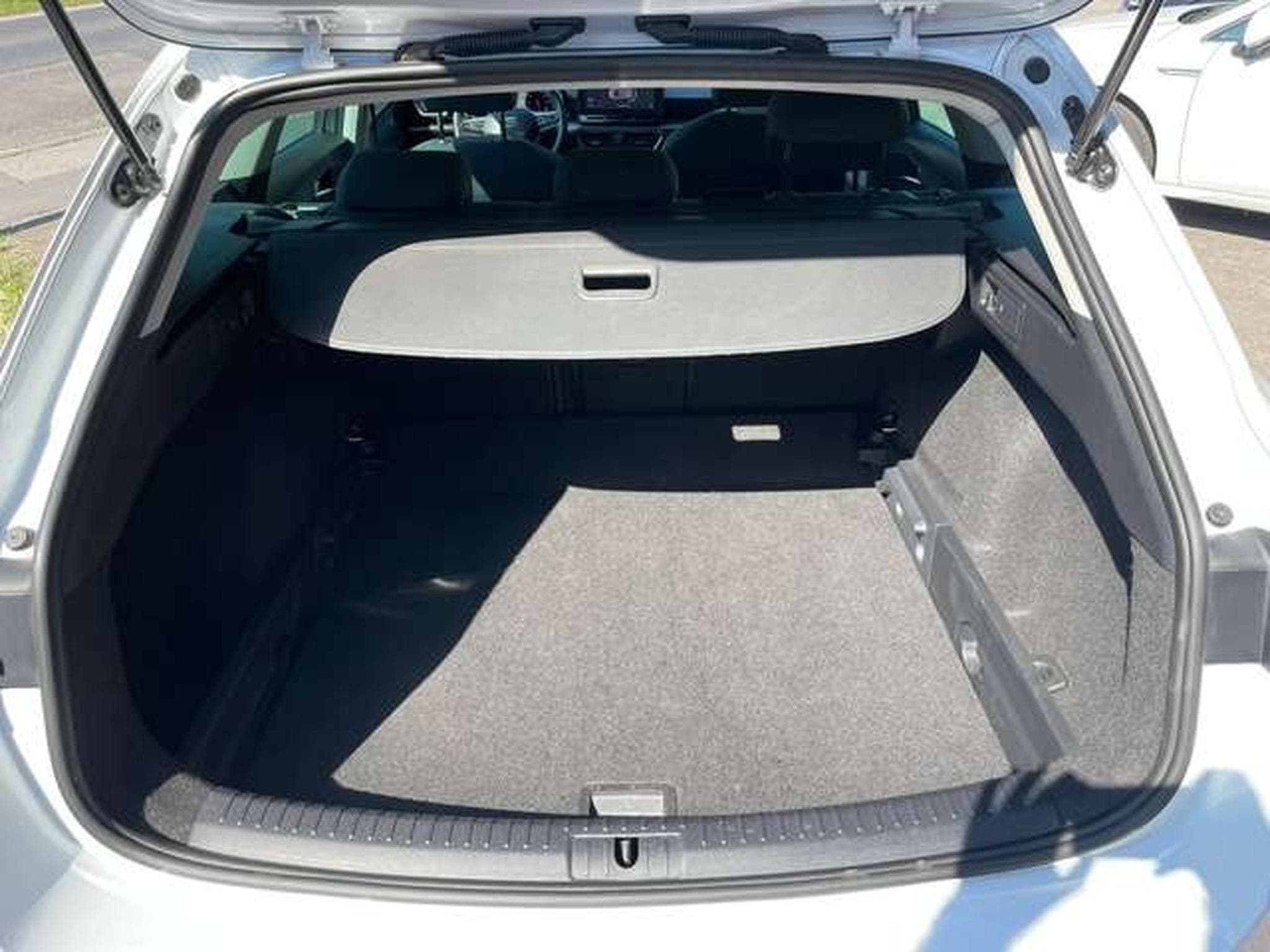 SEAT Leon Sportstourer 1.0 Style GARANTIE JUSQU'A 36 MOIS (2022) - Photo 27