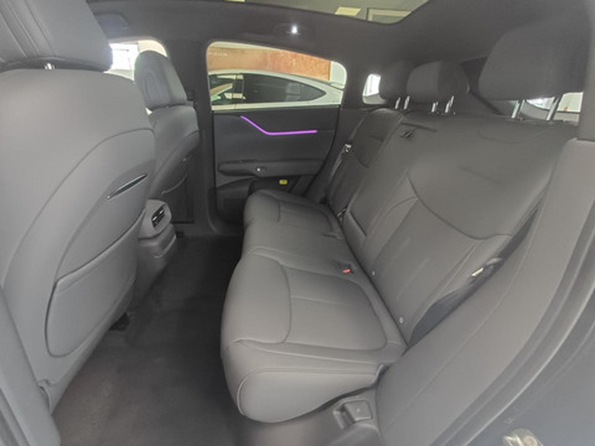 Xpeng G6 Performance AWD (2026) - Photo 11