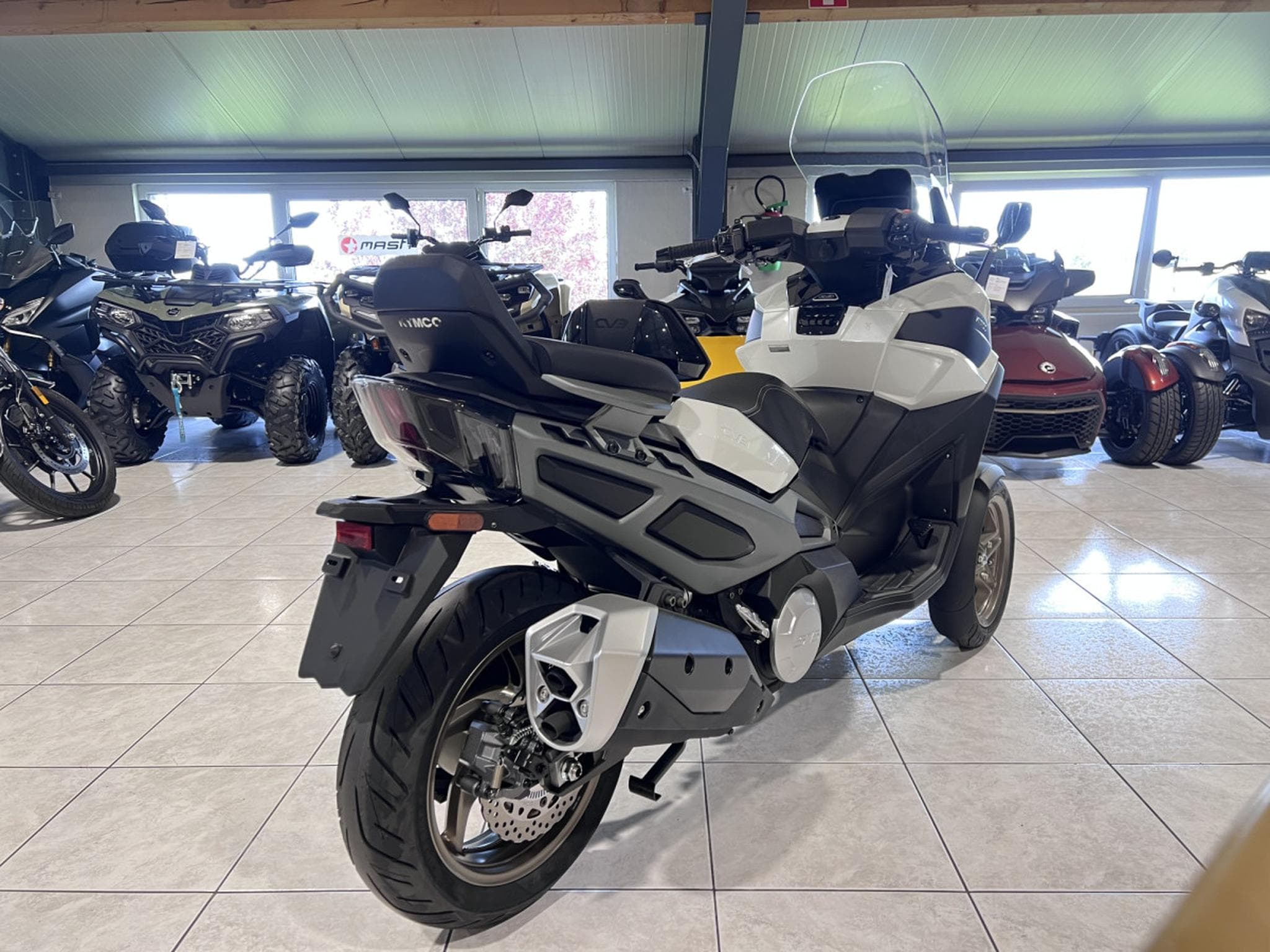 Kymco CV3 575 (2026) - Photo 2