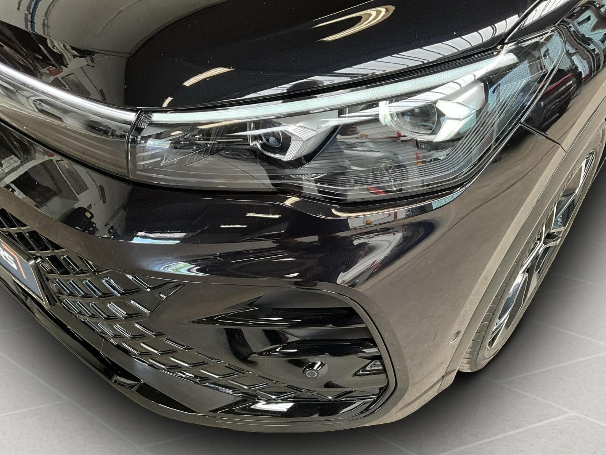 VW Tiguan R-Line+DSG+Black-Style+4M+Pano+AHK+IQ-Drive (2025) - Photo 18