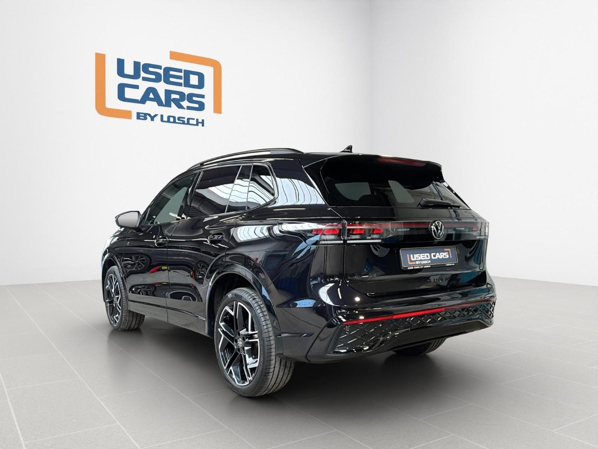 VW Tiguan R-Line+DSG+Black-Style+4M+Pano+AHK+IQ-Drive (2025) - Photo 6