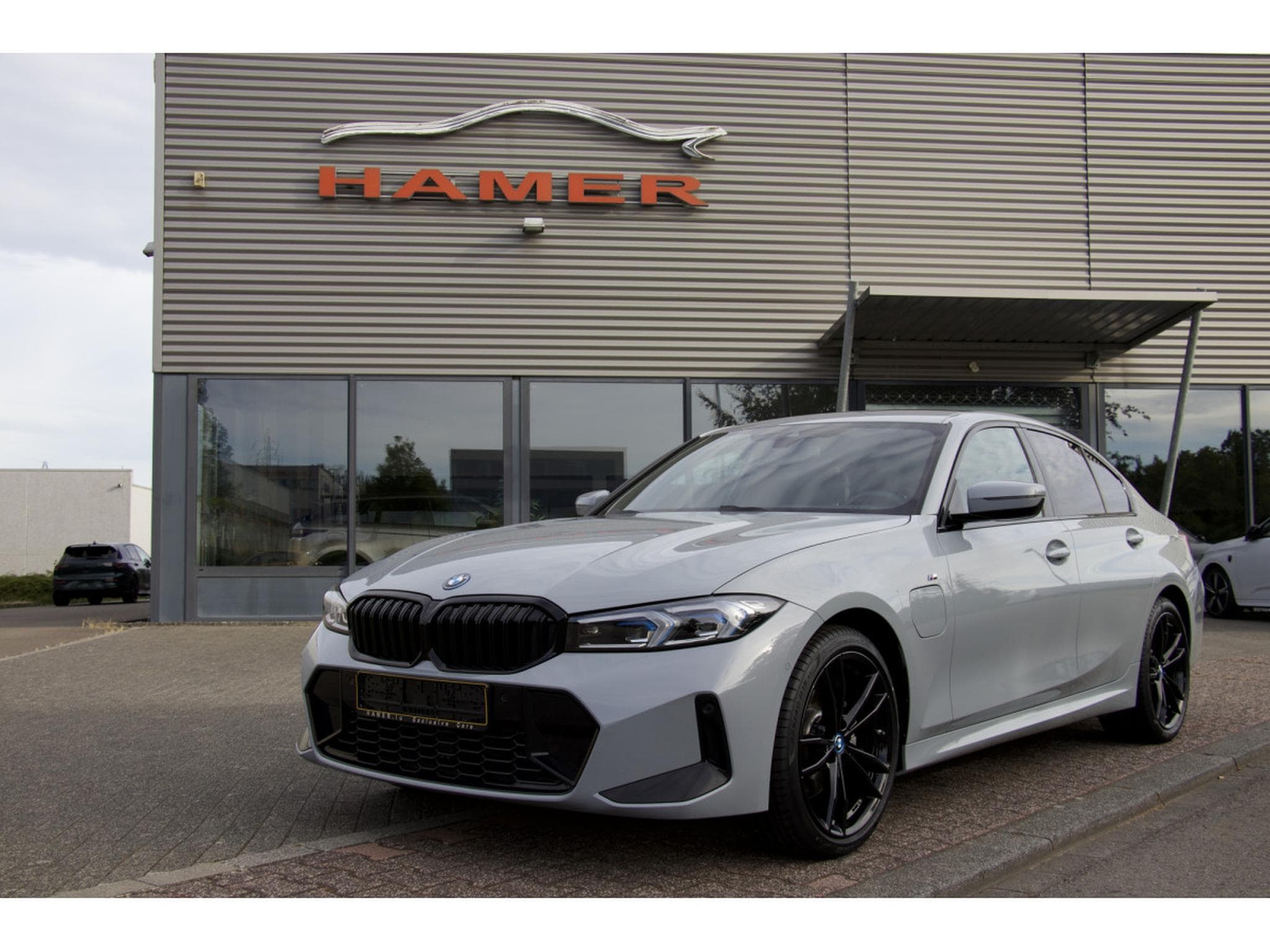 BMW 330 330e Aut. Pack M 19" HuD pack Innovation Driving Assistant (2024) - Photo 1