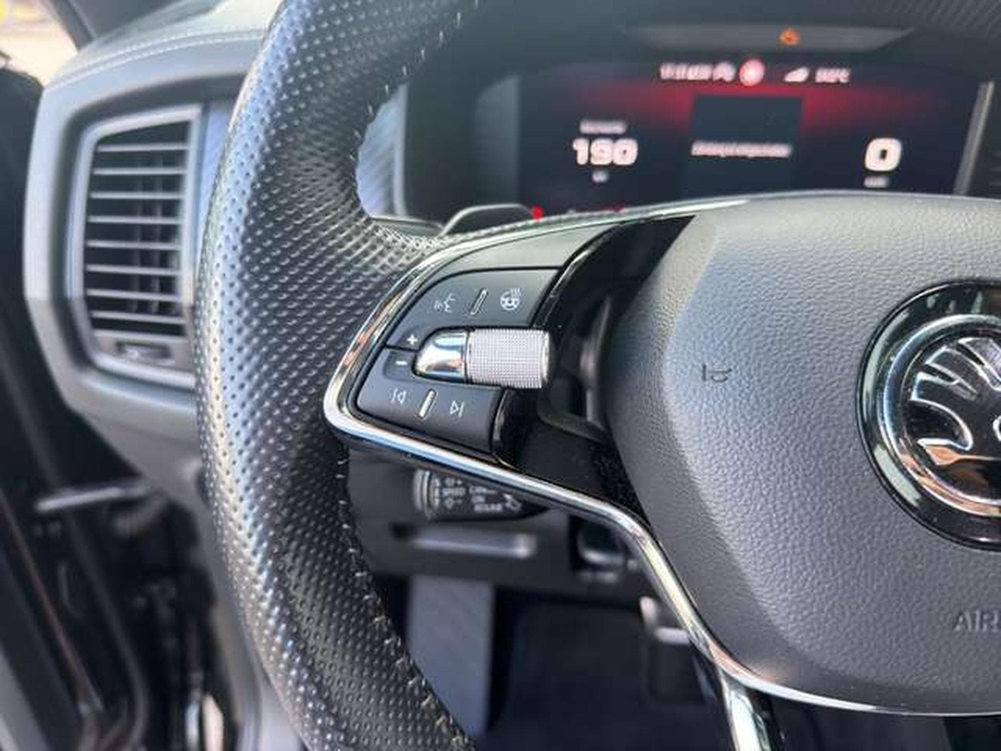 Skoda Kodiaq Sportline 4x4/7-Sitze/ACC/Side-Assist/Nav (2023) - Photo 25
