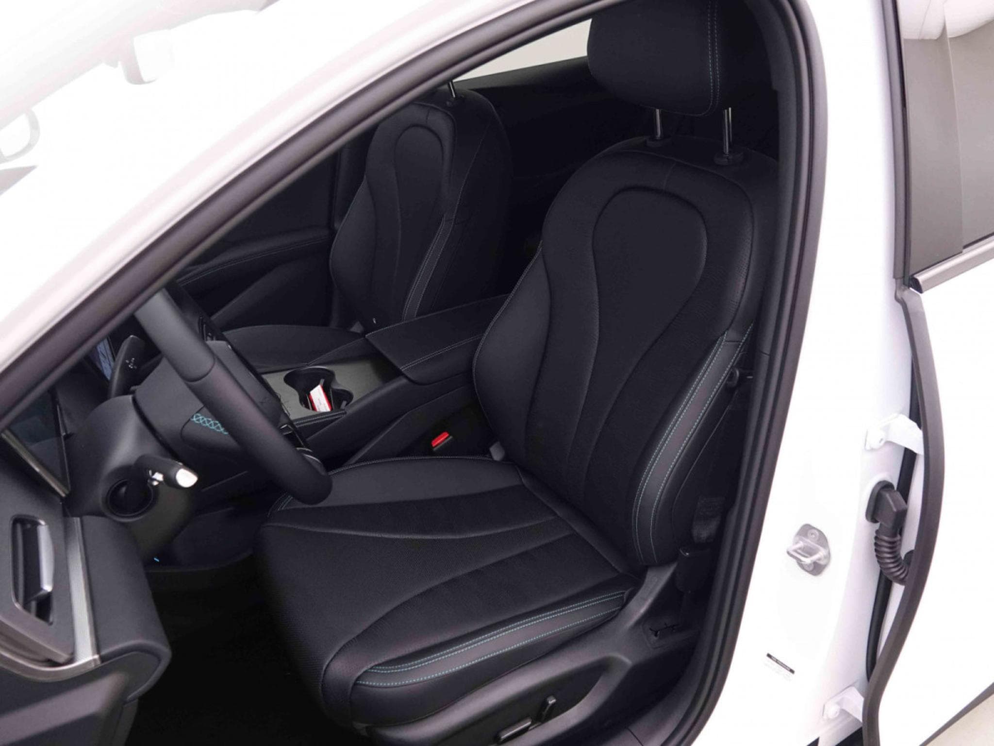 BYD Seal Comfort 1.5 PHEV 212 Automatique Touring (2025) - Photo 8