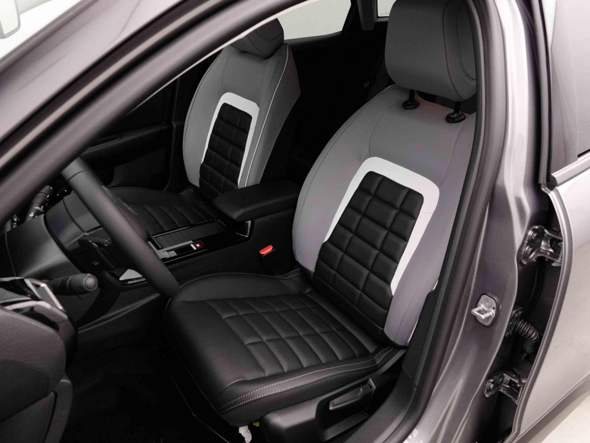 Citroën C4 1.2 130 Auto Max (2025) - Photo 8