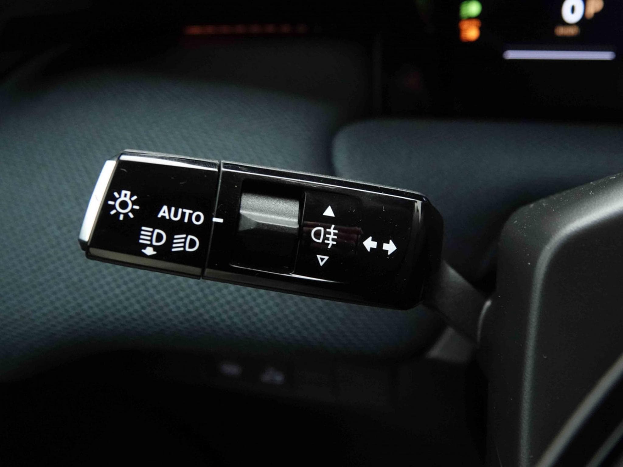 Citroën C4 1.2 145 Hybrid Auto Max (2026) - Photo 16
