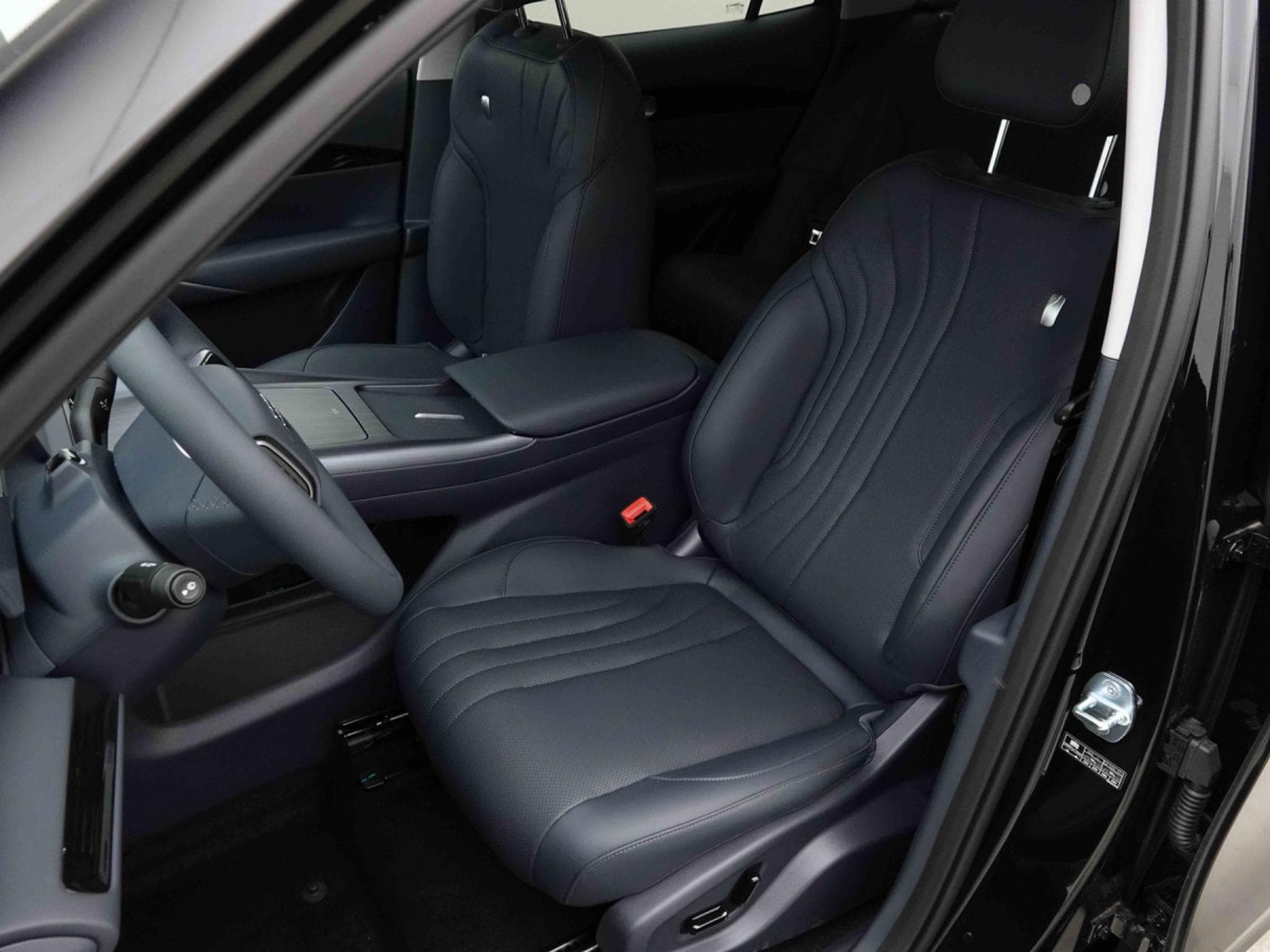 Geely EX5 PRO +  60 kWH´h (2026) - Photo 8