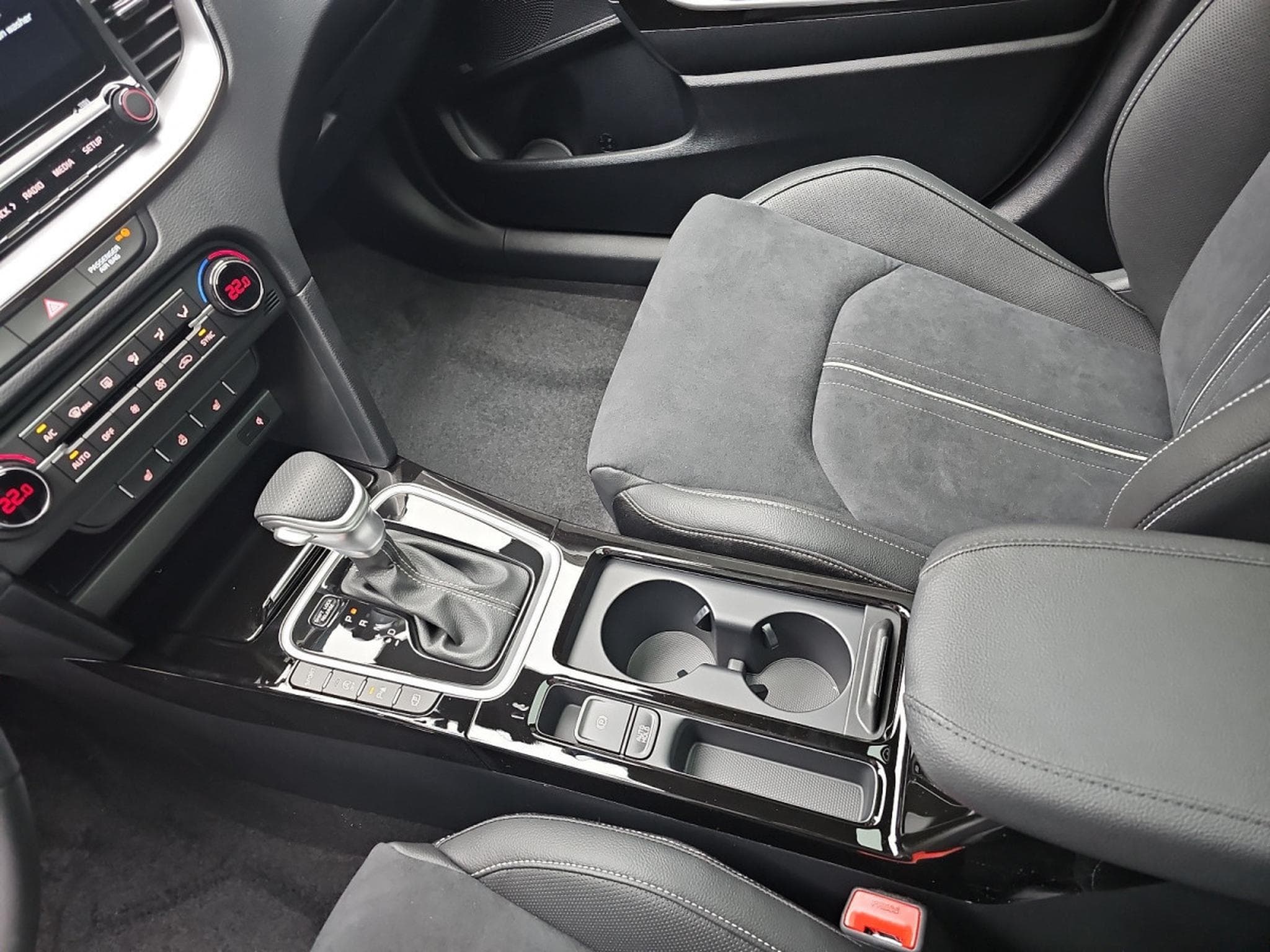 Kia XCeed 1.6 T-GDI DCT 180 GT-LINE (2026) - Photo 11