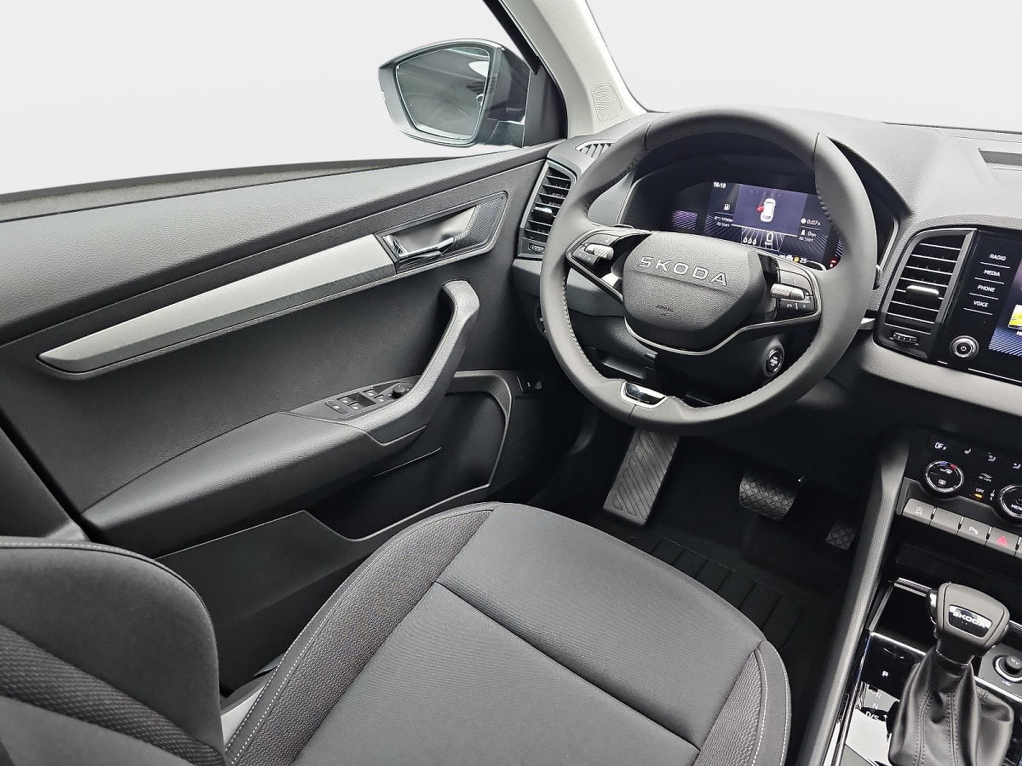 Skoda Karoq 1.5 TSi DSG 150 130 Anniversary (2026) - Photo 8
