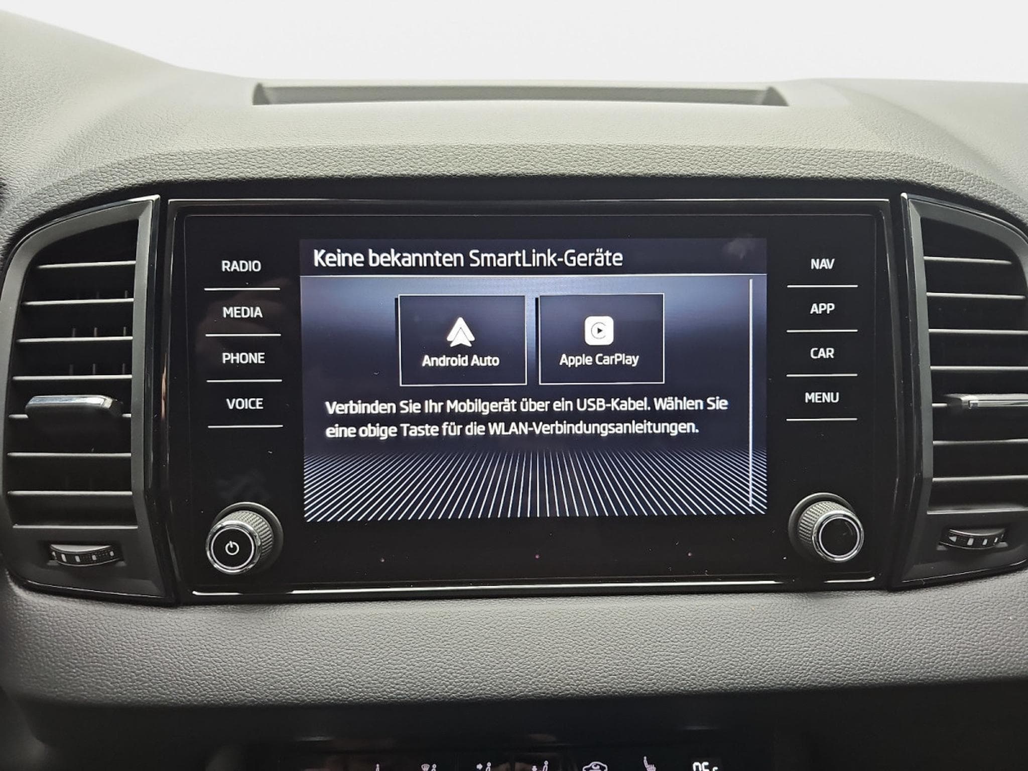 Skoda Karoq 1.5 TSi DSG 150 130 Anniversary (2026) - Photo 9