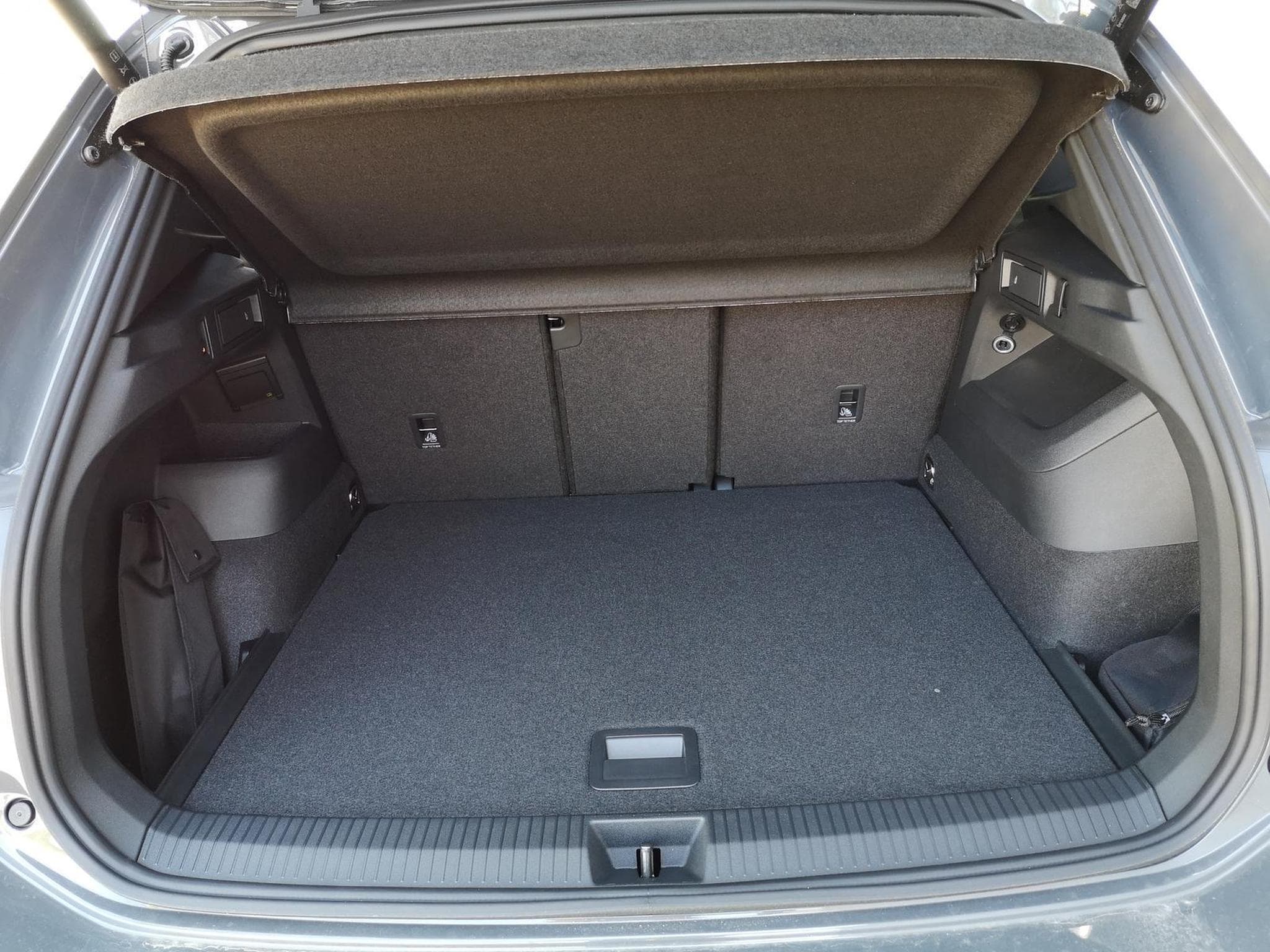 VW Tiguan 2.0 TSI 195 kW 4Motion R-Line 195 (2026) - Photo 11
