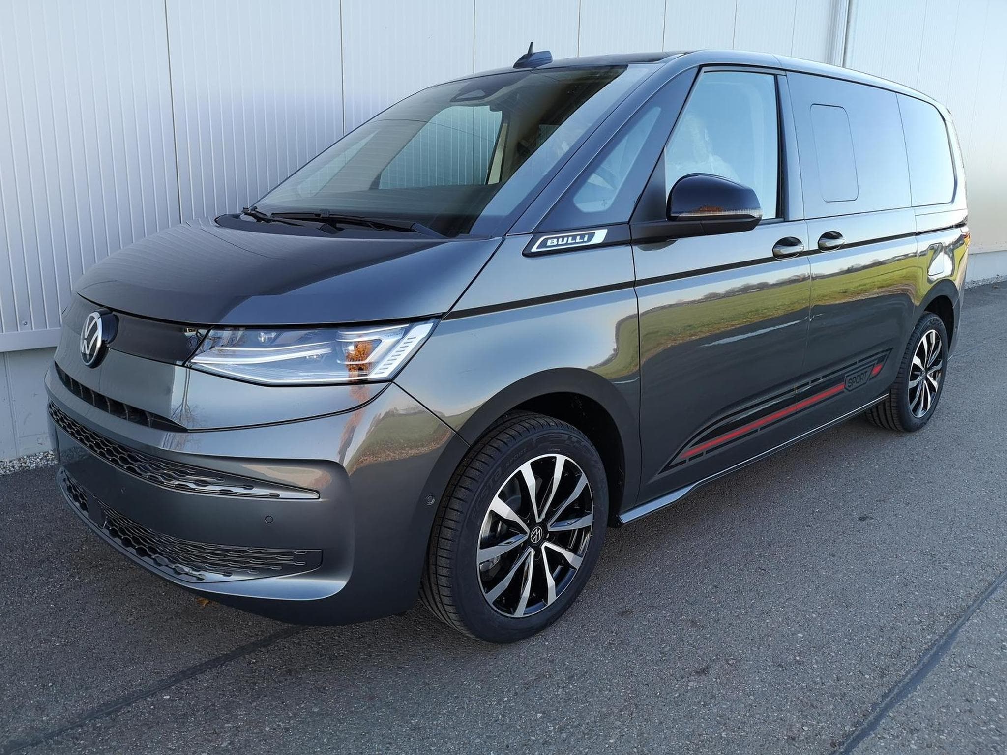 VW T7 Sport Edition (2026) - Photo 1