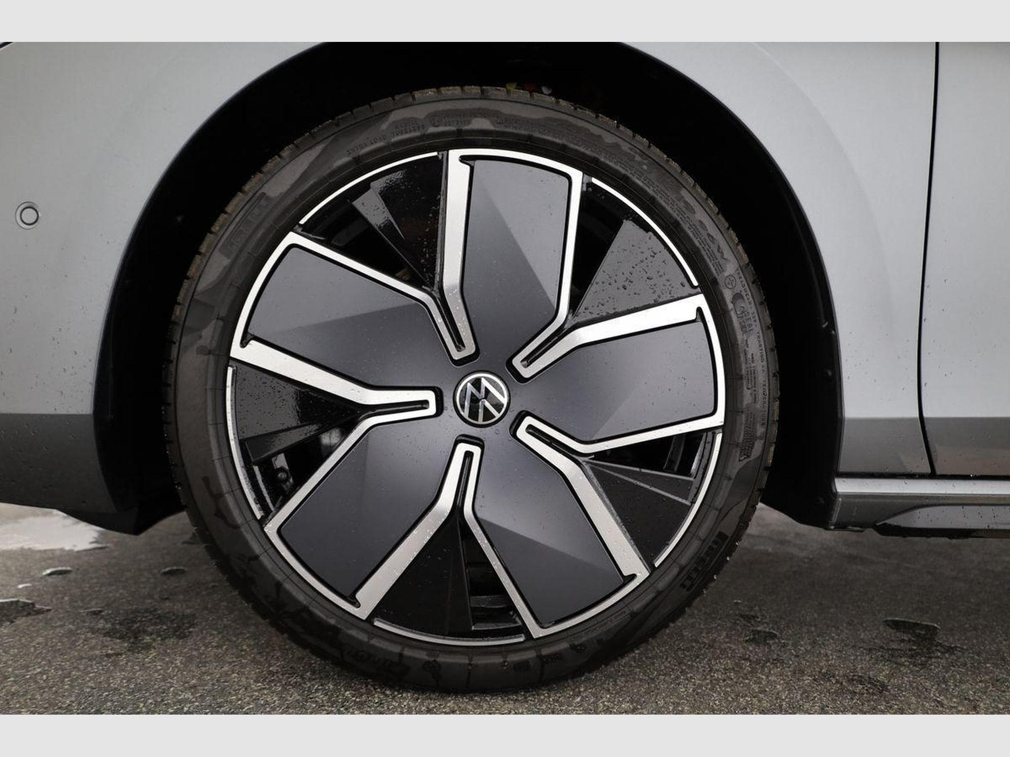 VW Passat Variant 2.0 TDI 142 kW 4Motion R-Line (2026) - Photo 16