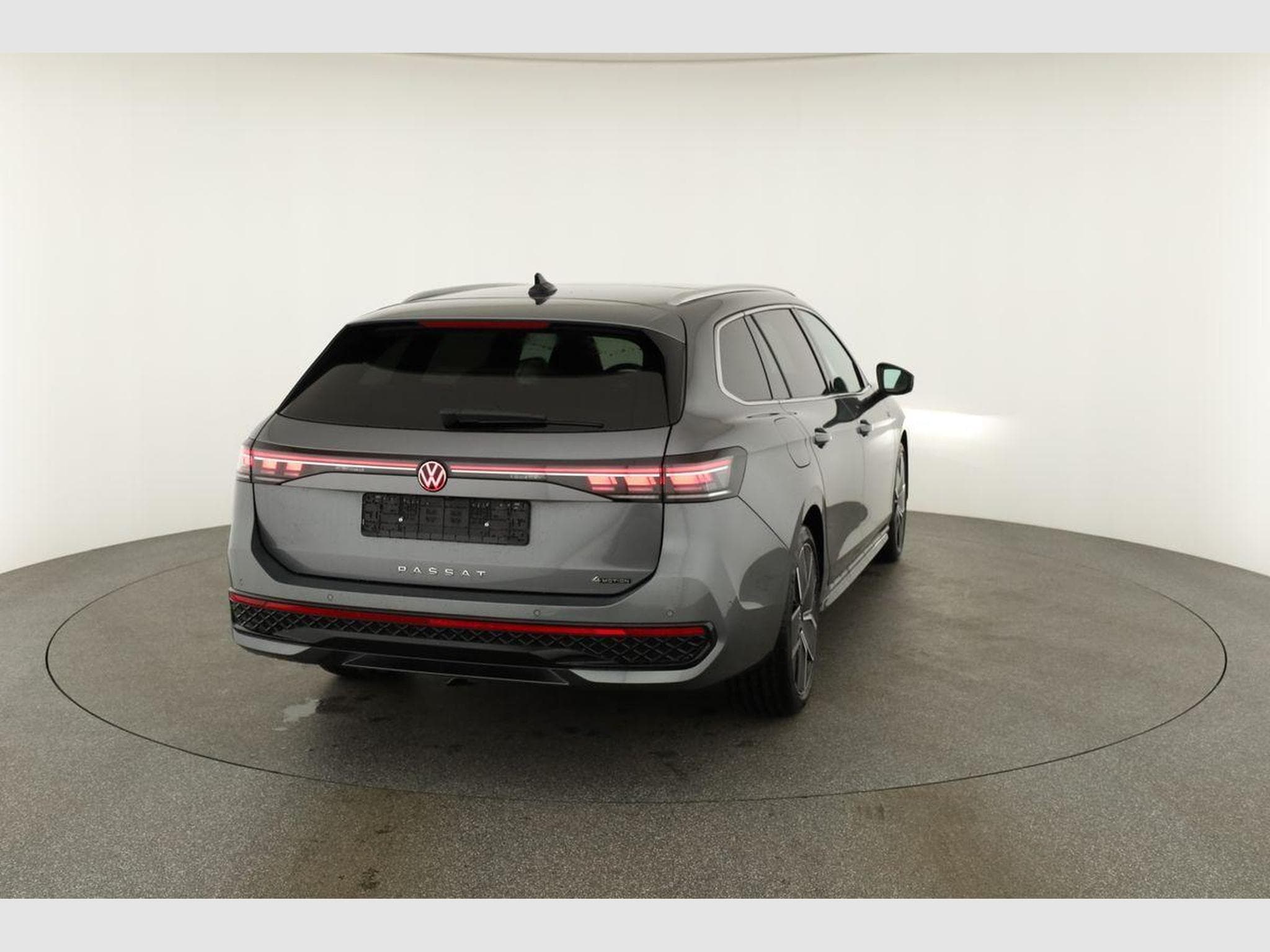 VW Passat Variant 2.0 TDI 142 kW 4Motion R-Line (2026) - Photo 18