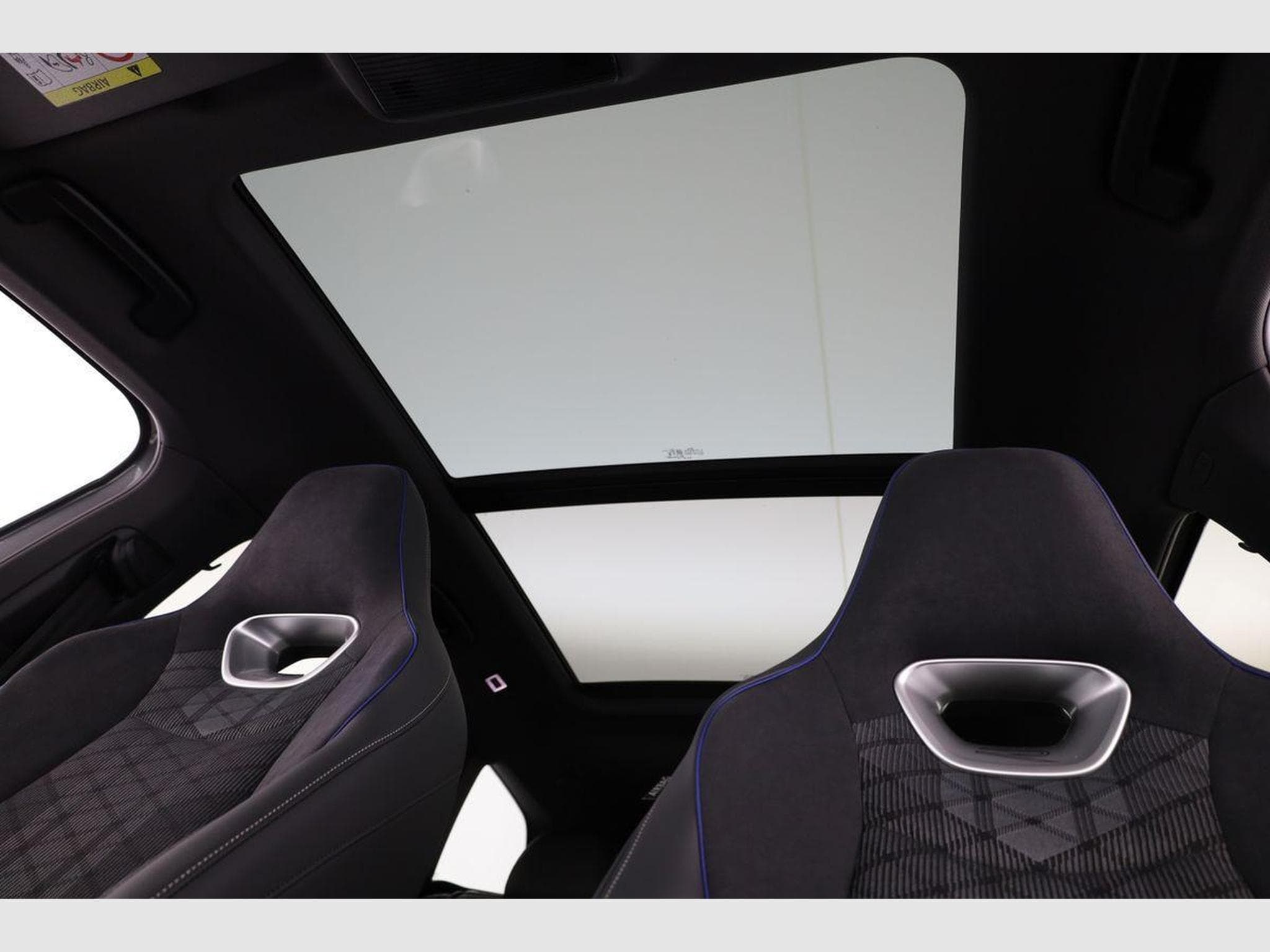 VW Passat Variant 2.0 TDI 142 kW 4Motion R-Line (2026) - Photo 9