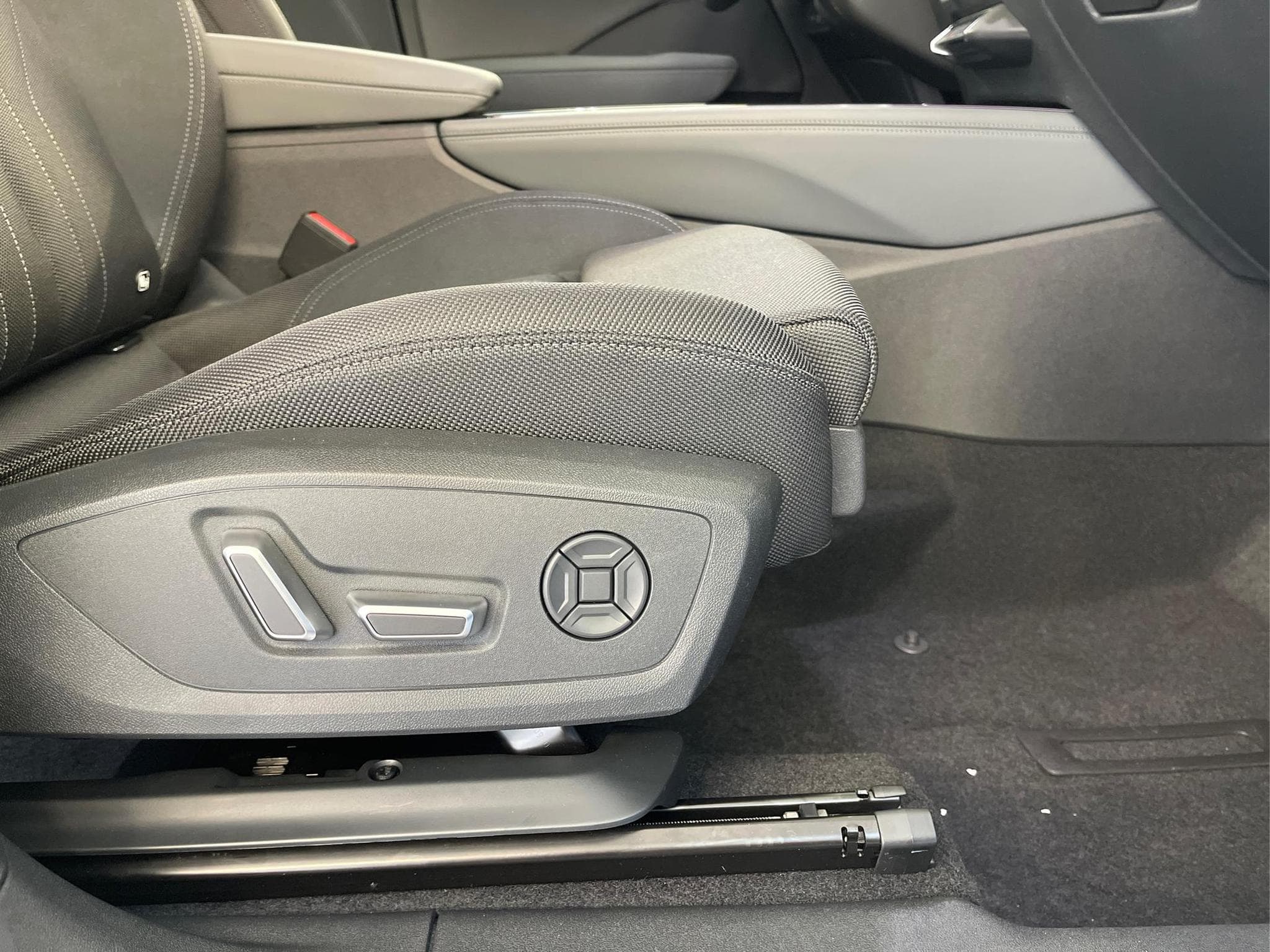Audi Q3 Sportback NEU (2026) - Photo 15