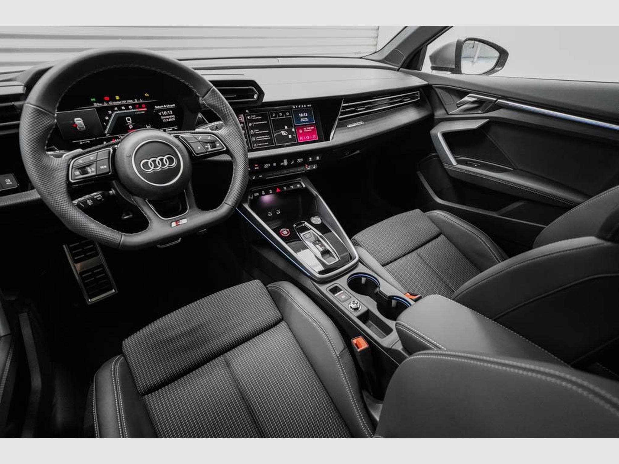 Audi S3 Sportback 2,0 TFSI (2026) - Photo 7