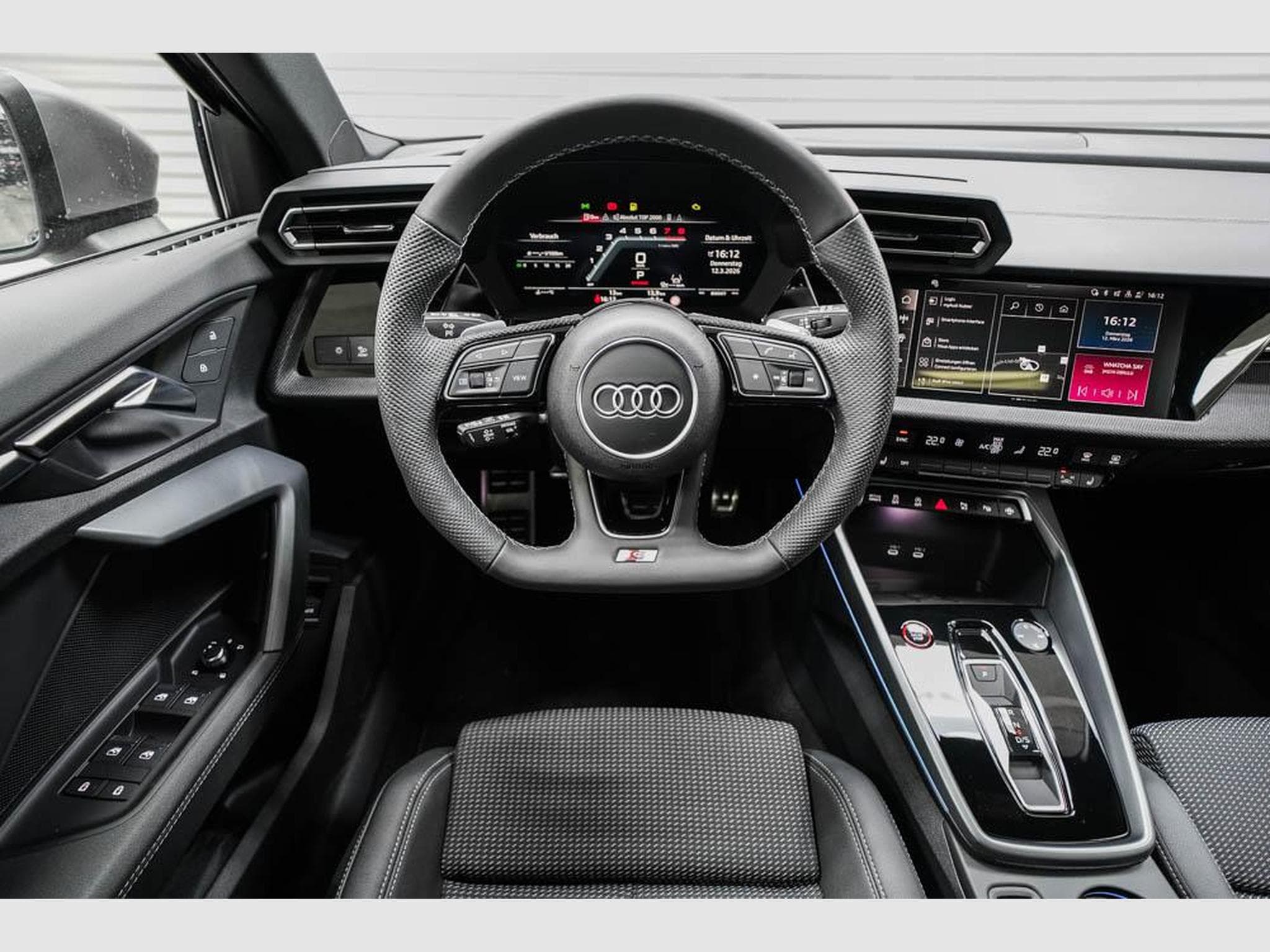 Audi S3 Sportback 2,0 TFSI (2026) - Photo 8