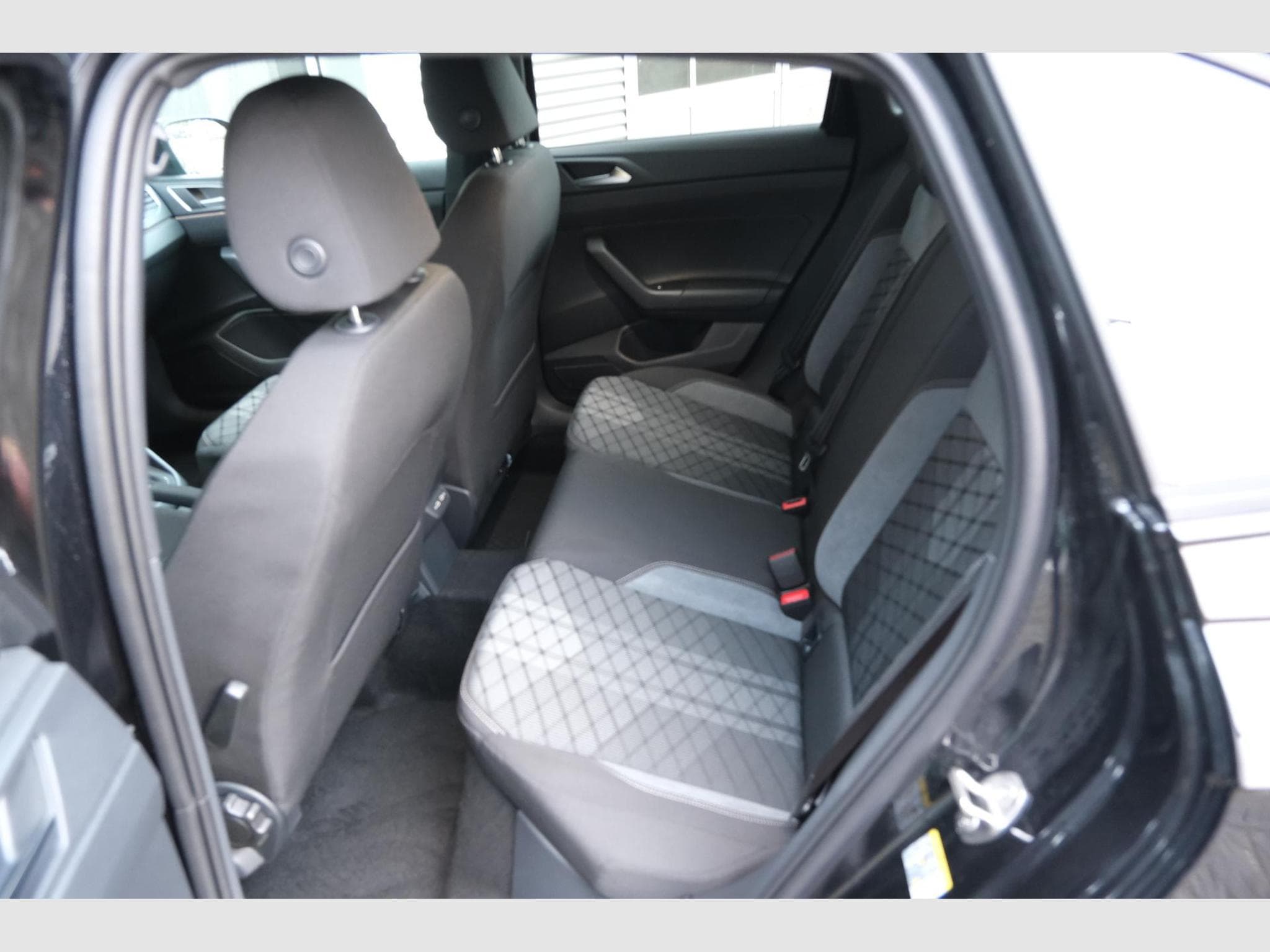 VW Taigo 1.0 TSI DSG (2026) - Photo 8