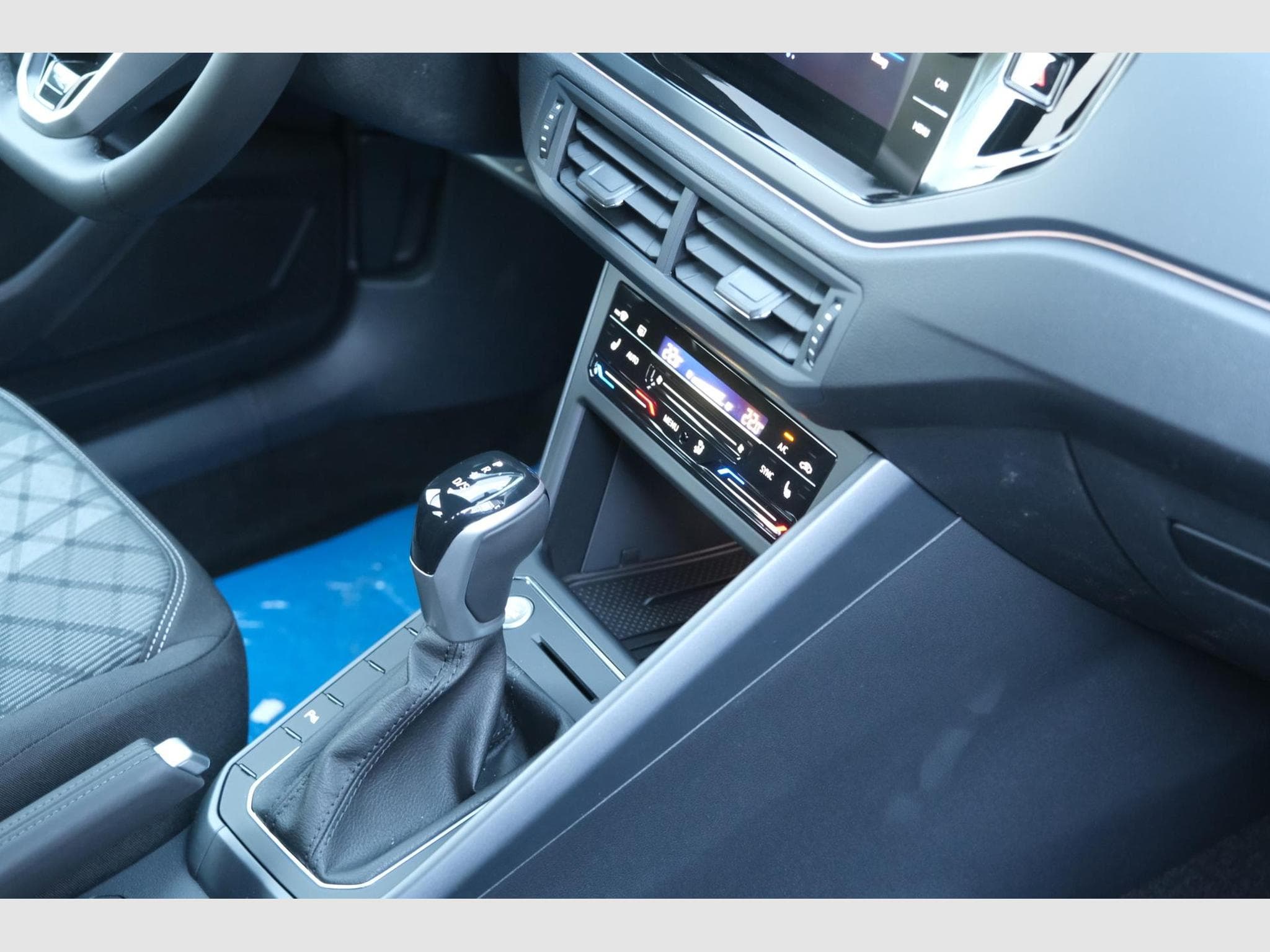 VW Taigo 1.5 TSI DSG (2026) - Photo 23