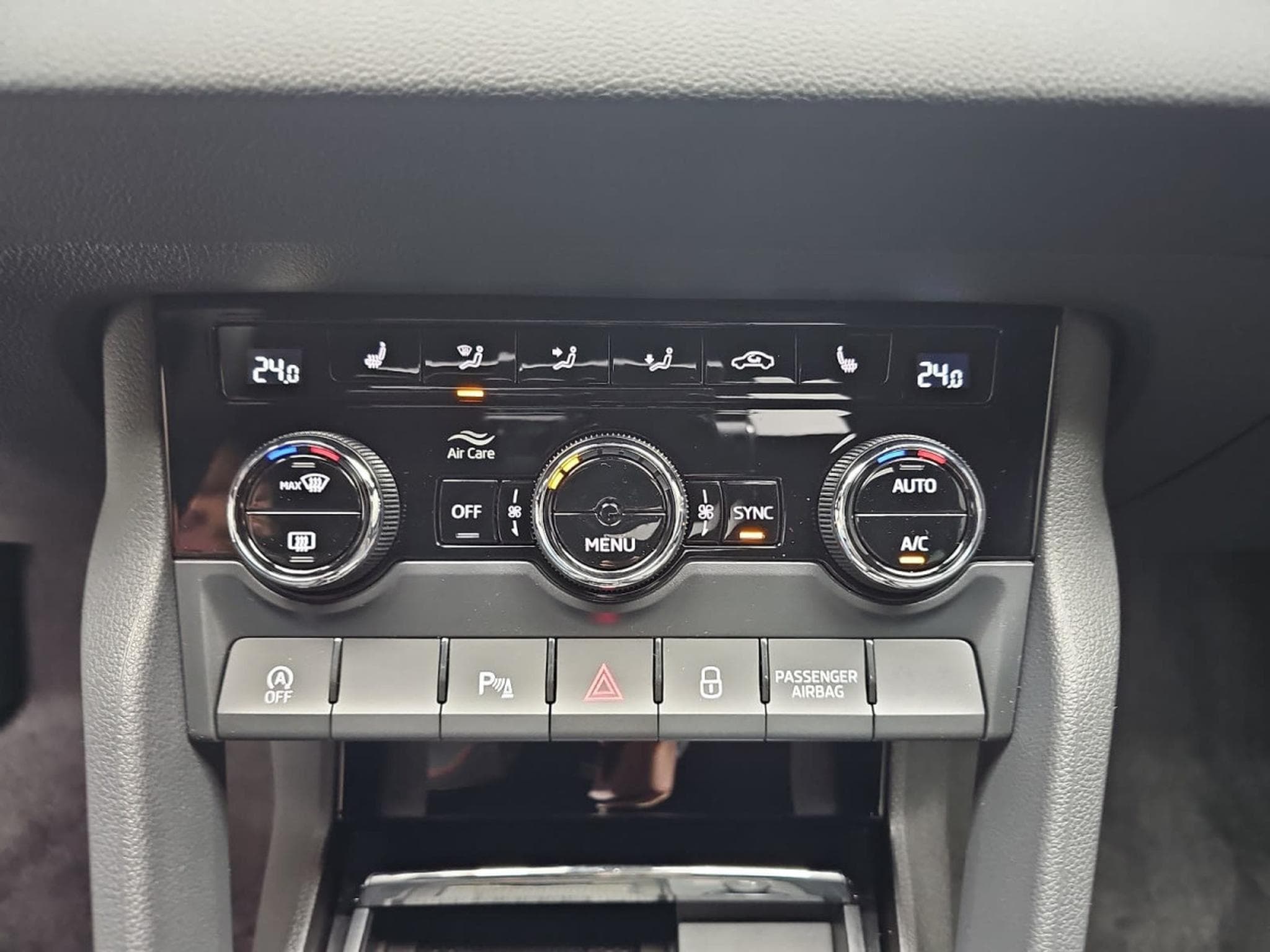 Skoda Karoq 2.0 TSI 190 DSG SPORTLINE 4x4 (2025) - Photo 11