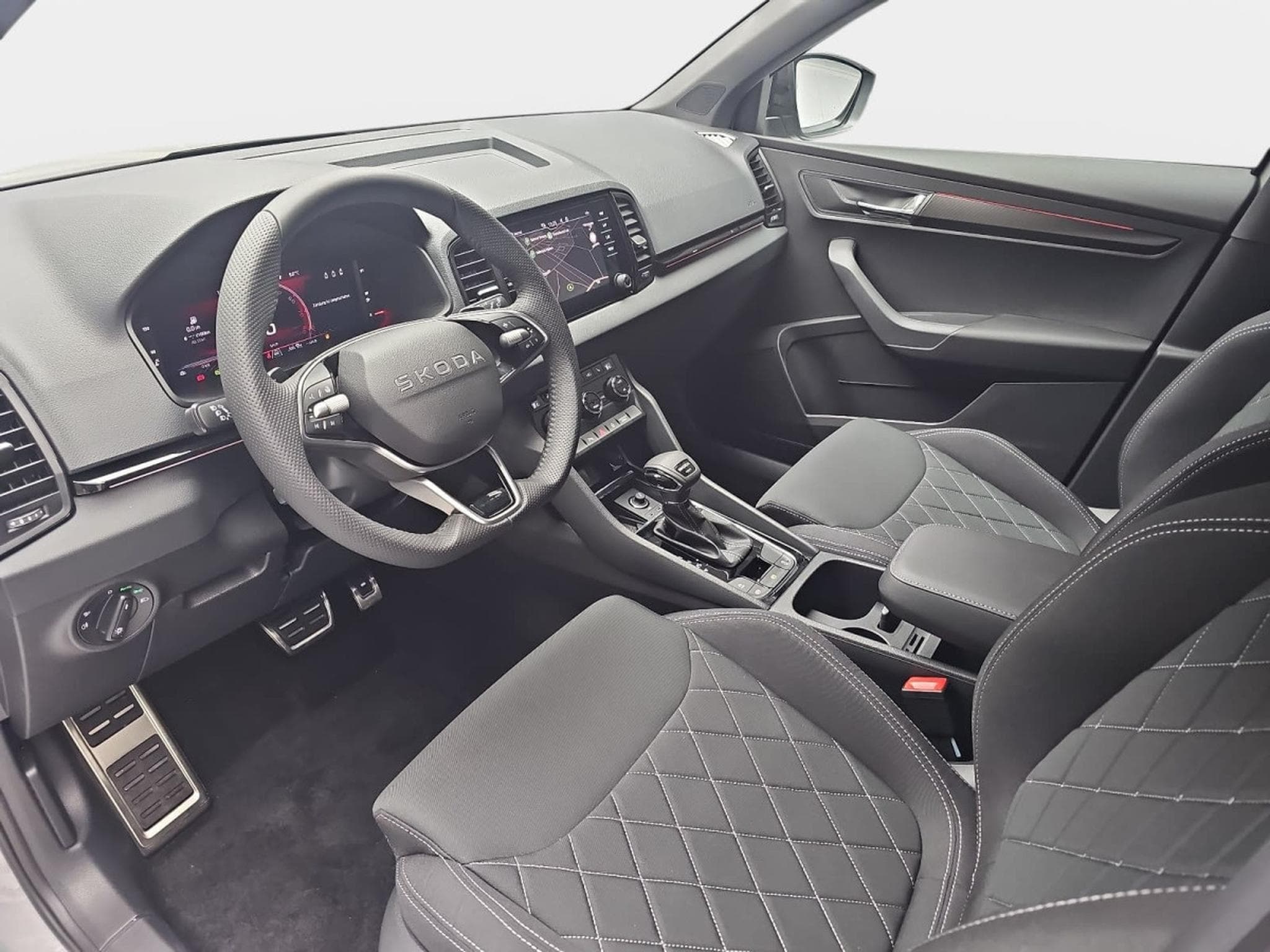 Skoda Karoq 2.0 TSI 190 DSG SPORTLINE 4x4 (2025) - Photo 17
