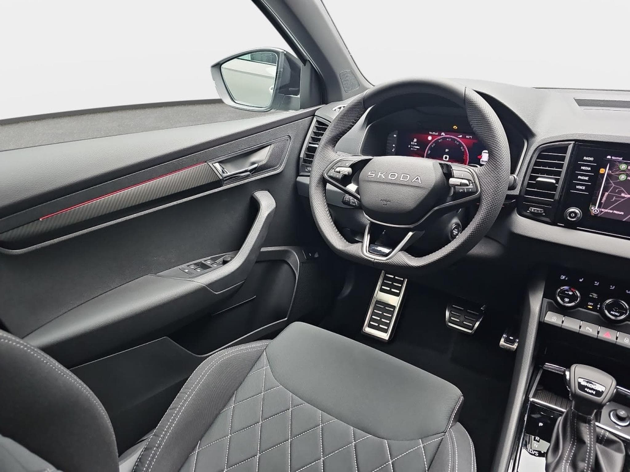 Skoda Karoq 2.0 TSI 190 DSG SPORTLINE 4x4 (2025) - Photo 9