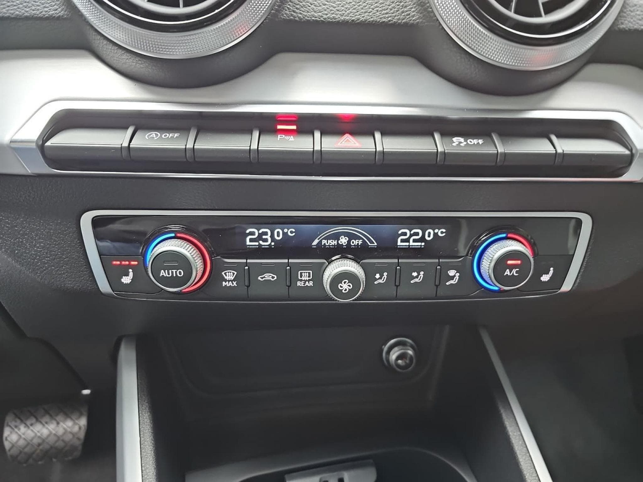 Audi Q2 35 TFSI S-Tronic 150  S-Line (2025) - Photo 10