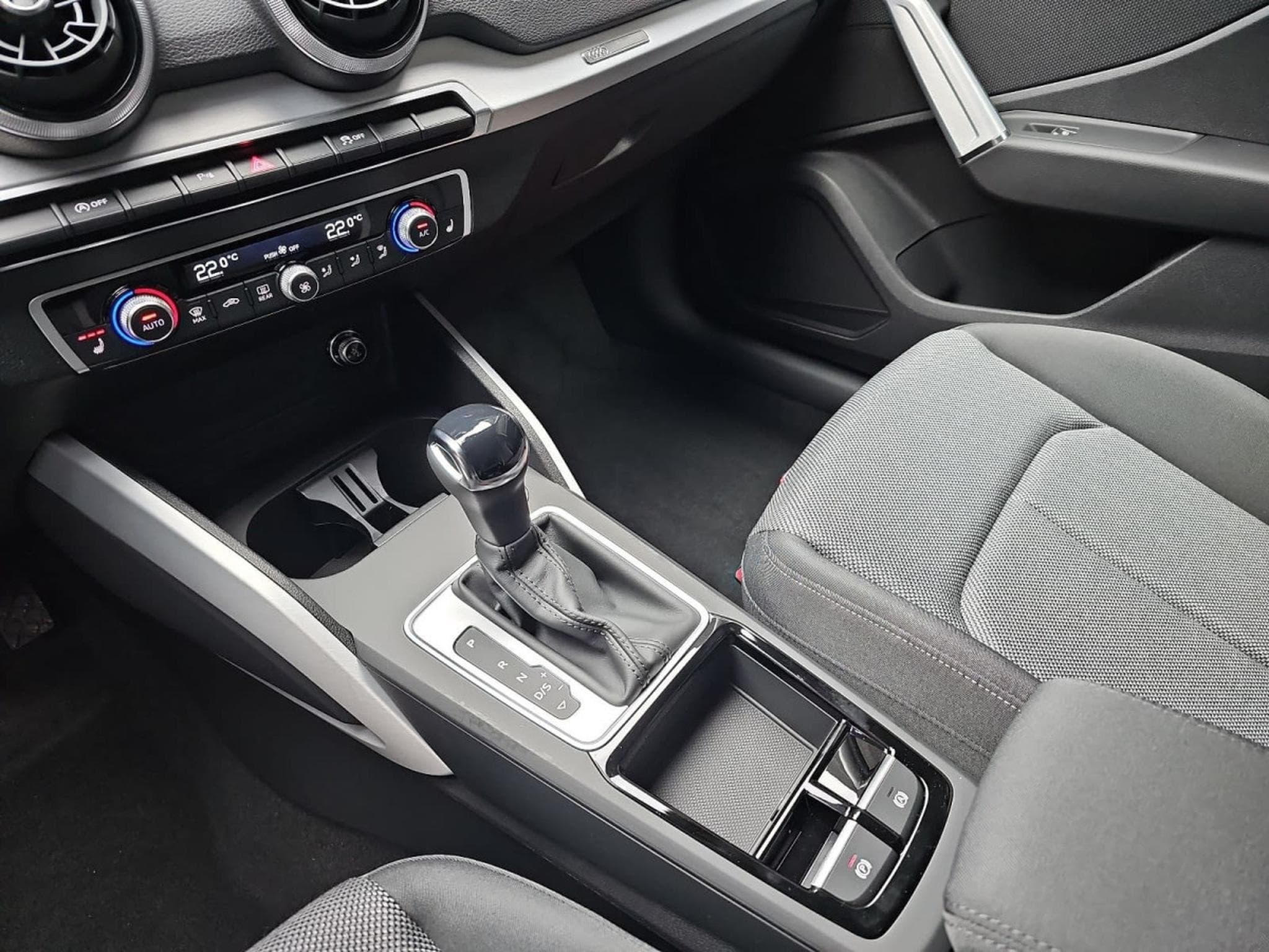 Audi Q2 35 TFSI S-Tronic 150  S-Line (2025) - Photo 11