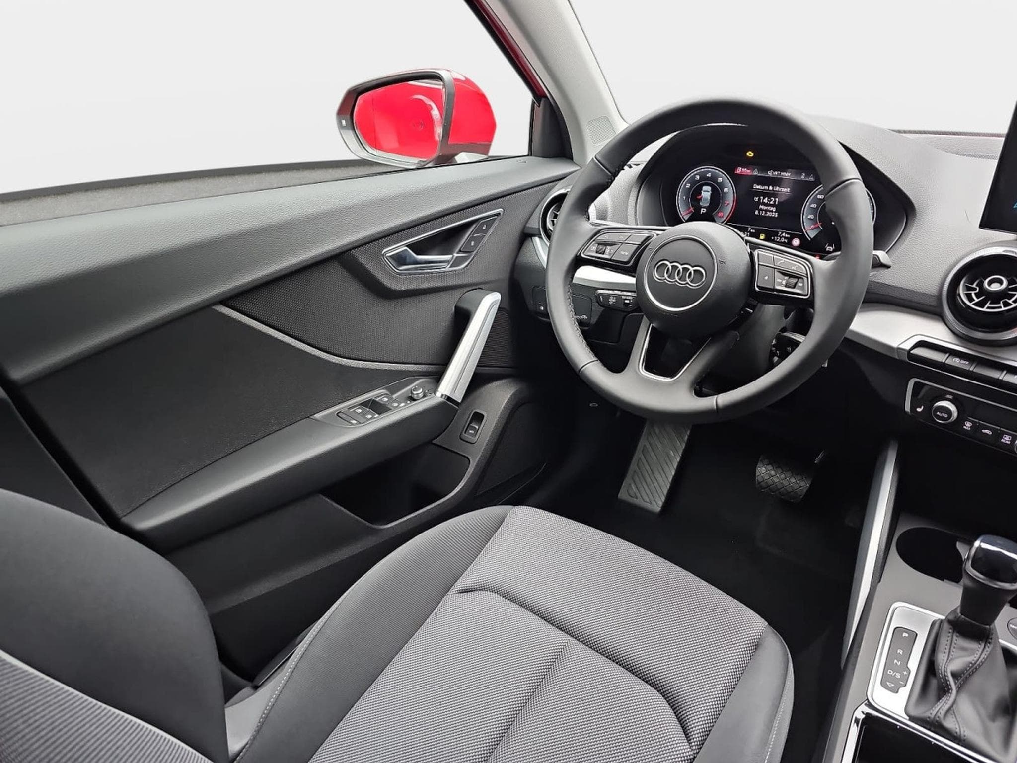 Audi Q2 35 TFSI S-Tronic 150  S-Line (2025) - Photo 8