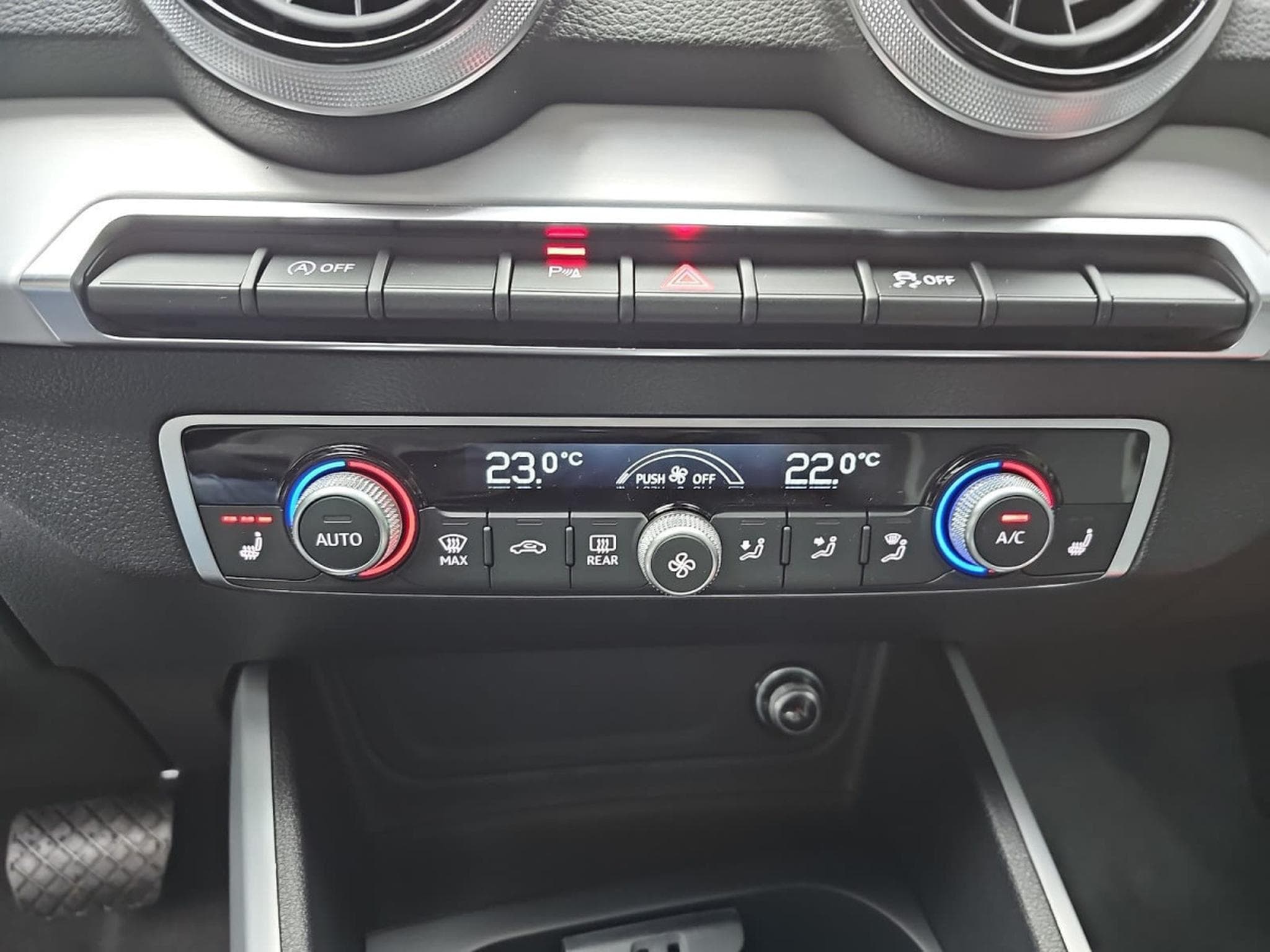 Audi Q2 35 TFSI S-Tronic 150  S-Line (2025) - Photo 10