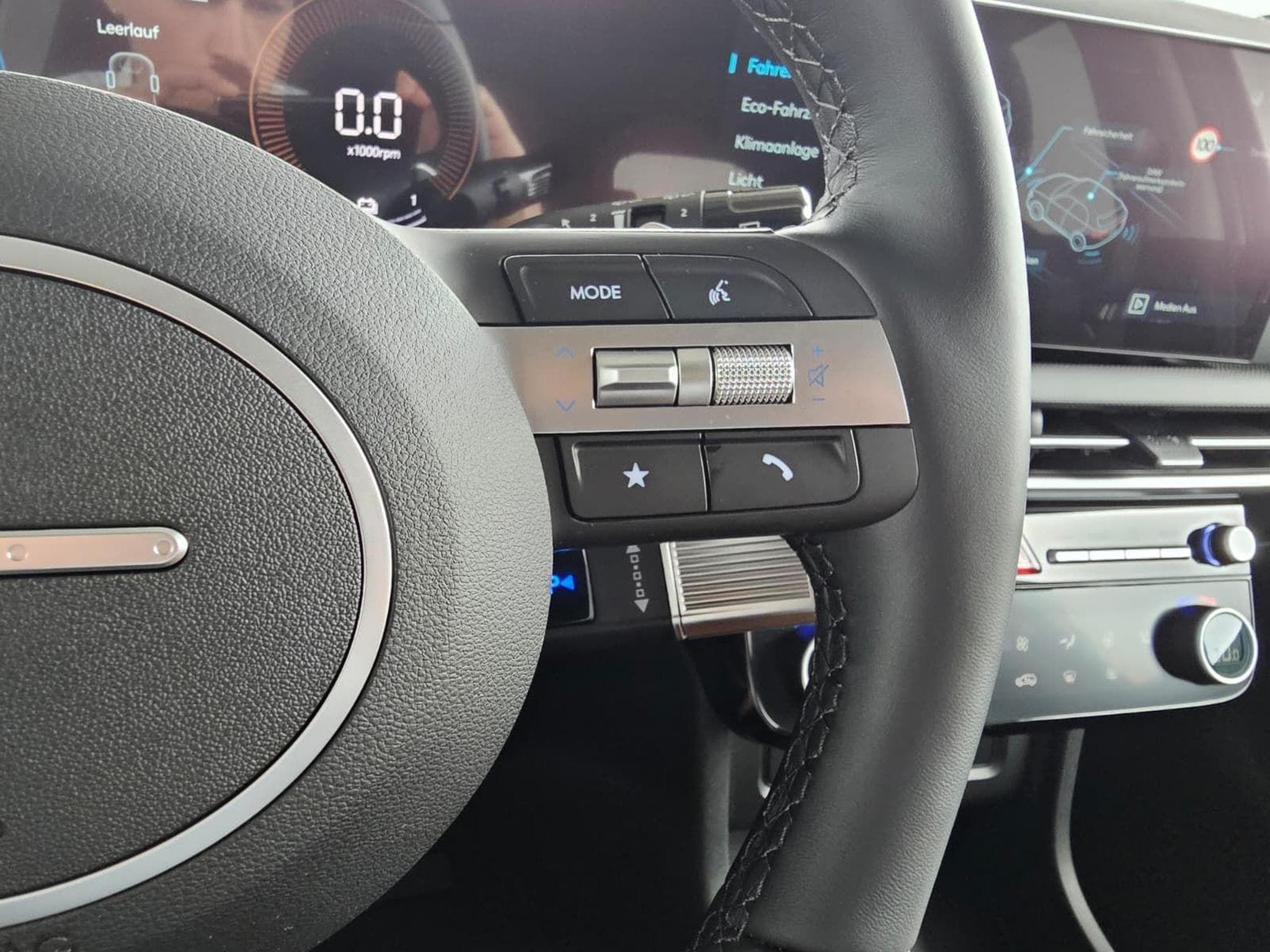 Hyundai Tucson E-Motion (2025) - Photo 17