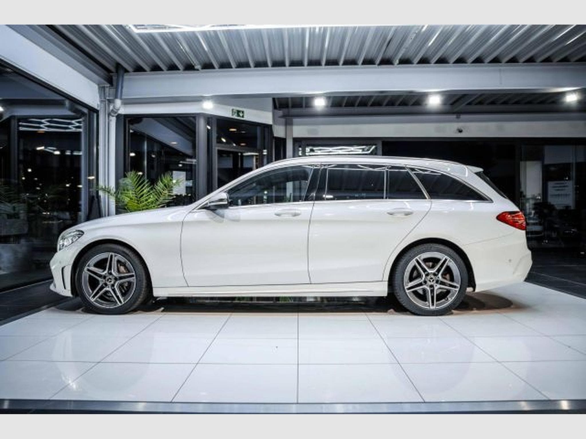 Mercedes C 180 C 180 T 9G-Tronic AMG Line NAVI Multibeam RFK (2020) - Photo 10