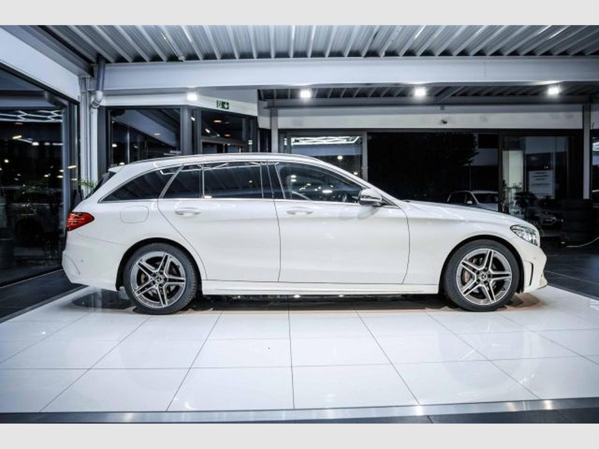 Mercedes C 180 C 180 T 9G-Tronic AMG Line NAVI Multibeam RFK (2020) - Photo 7