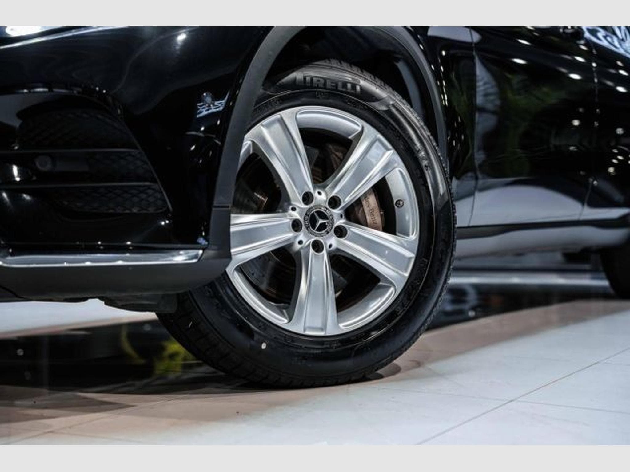 Mercedes GLC 220 GLC 220d 4Matic 9G-tronic AMG Line PANO LED NAVI (2018) - Photo 3