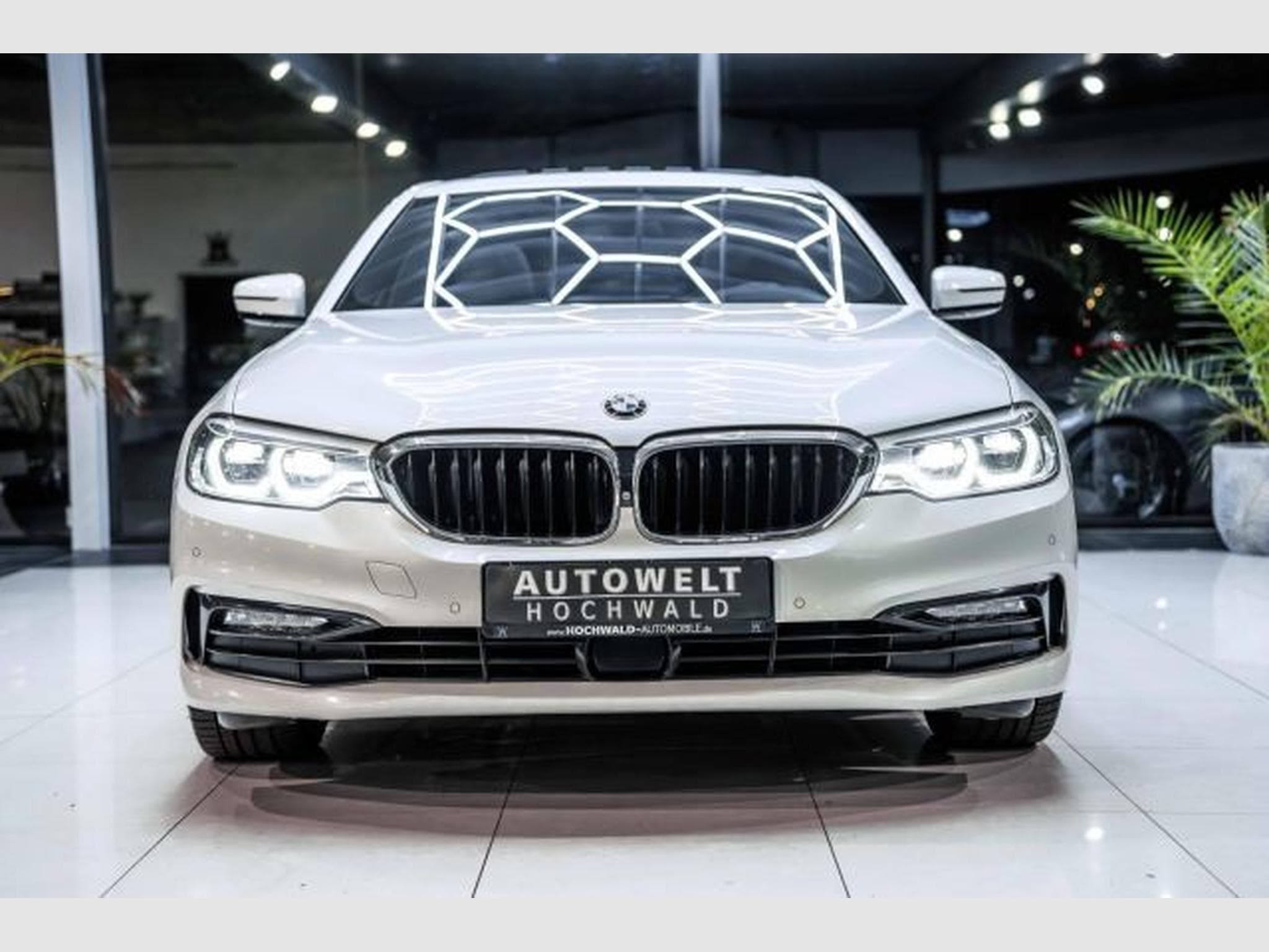 BMW 530 530d xDrive Autom. Sport Line AHK HuD PANO LED (2018) - Photo 5