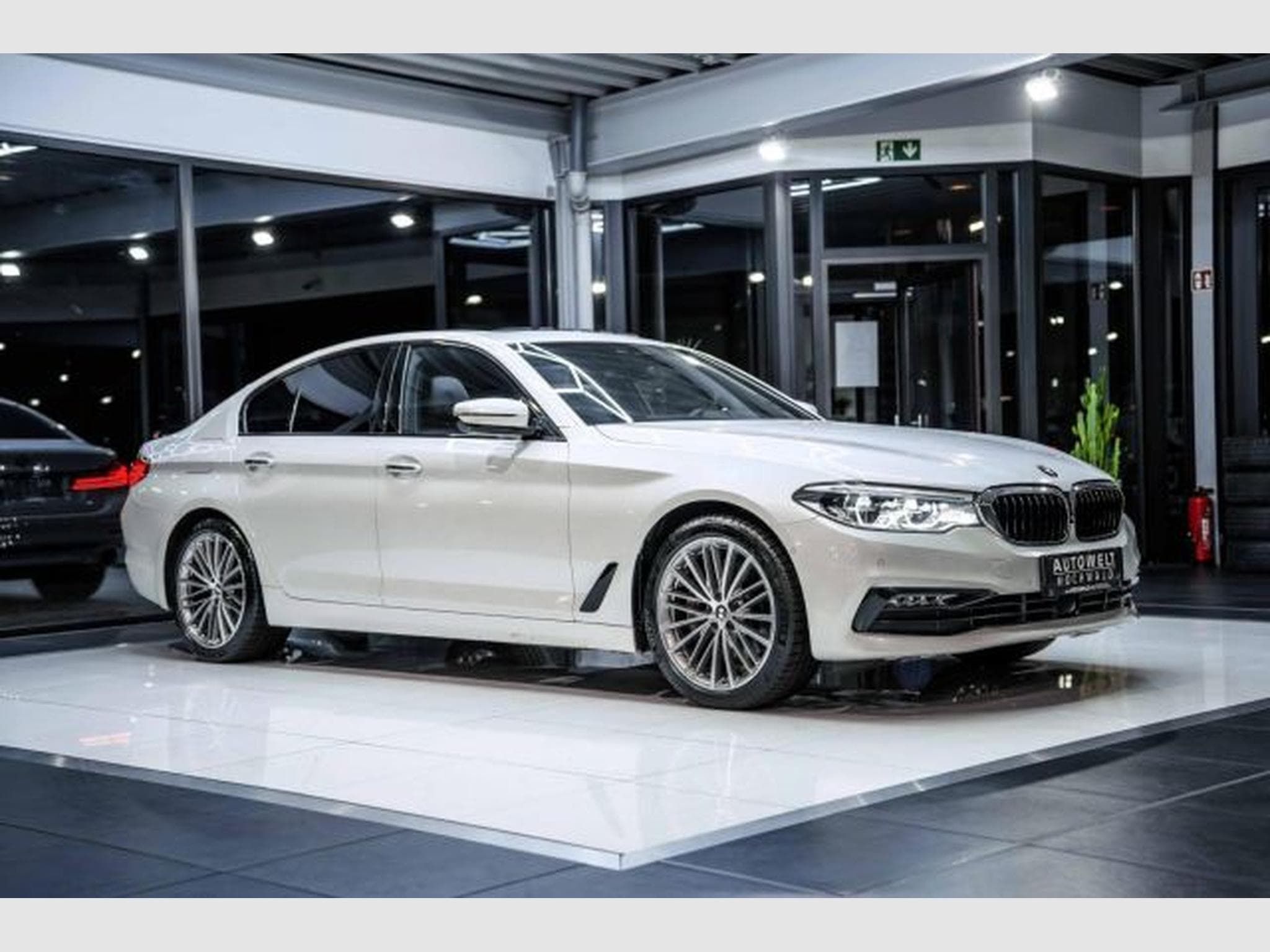 BMW 530 530d xDrive Autom. Sport Line AHK HuD PANO LED (2018) - Photo 6
