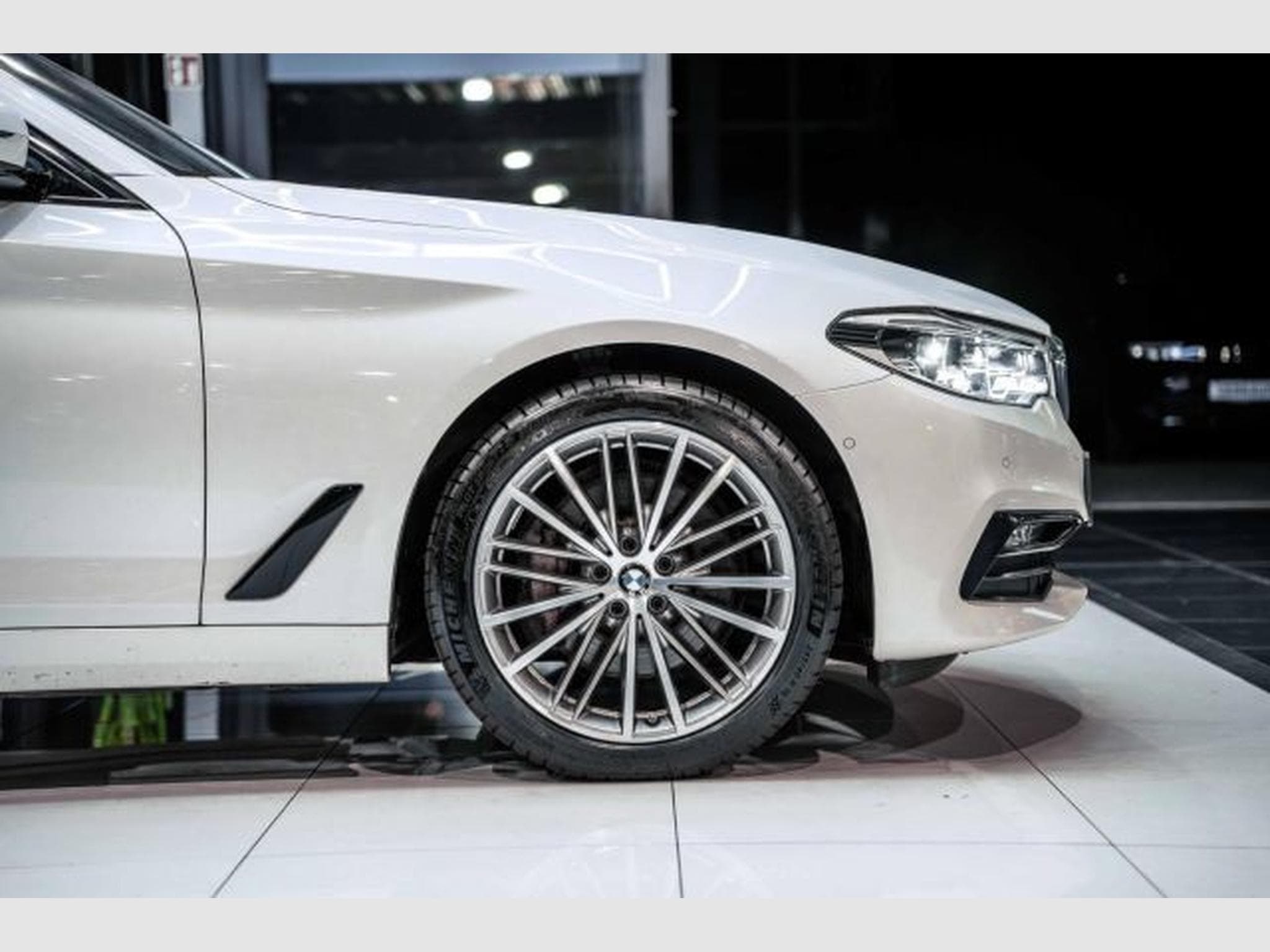 BMW 530 530d xDrive Autom. Sport Line AHK HuD PANO LED (2018) - Photo 9