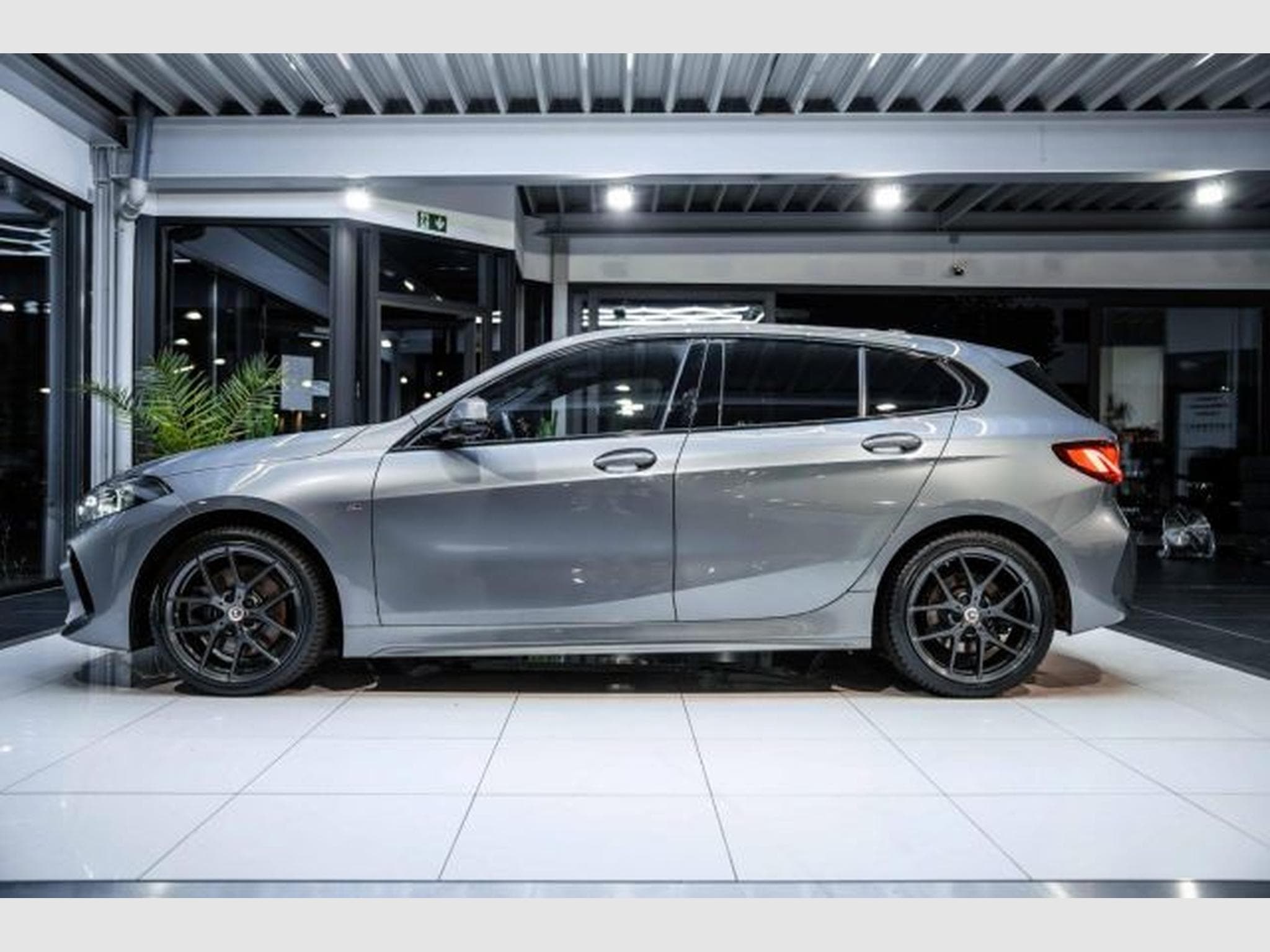 BMW 120 120i M-Sportpaket Autom. NAVI LED Harman-Kardon (2022) - Photo 11
