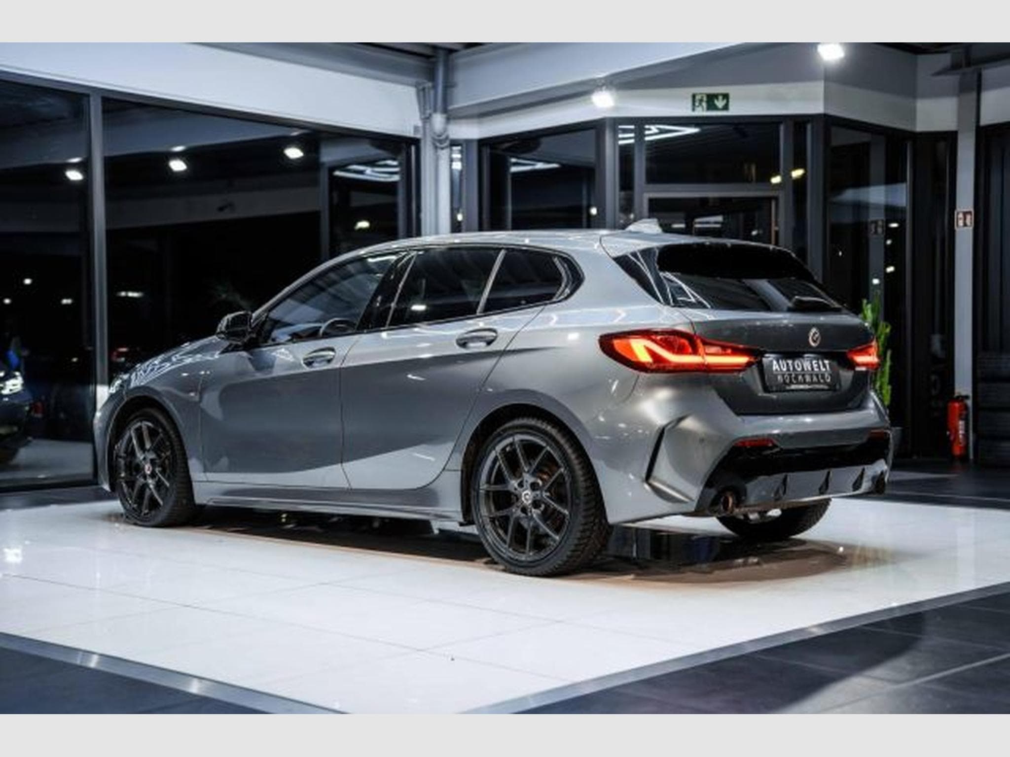 BMW 120 120i M-Sportpaket Autom. NAVI LED Harman-Kardon (2022) - Photo 12