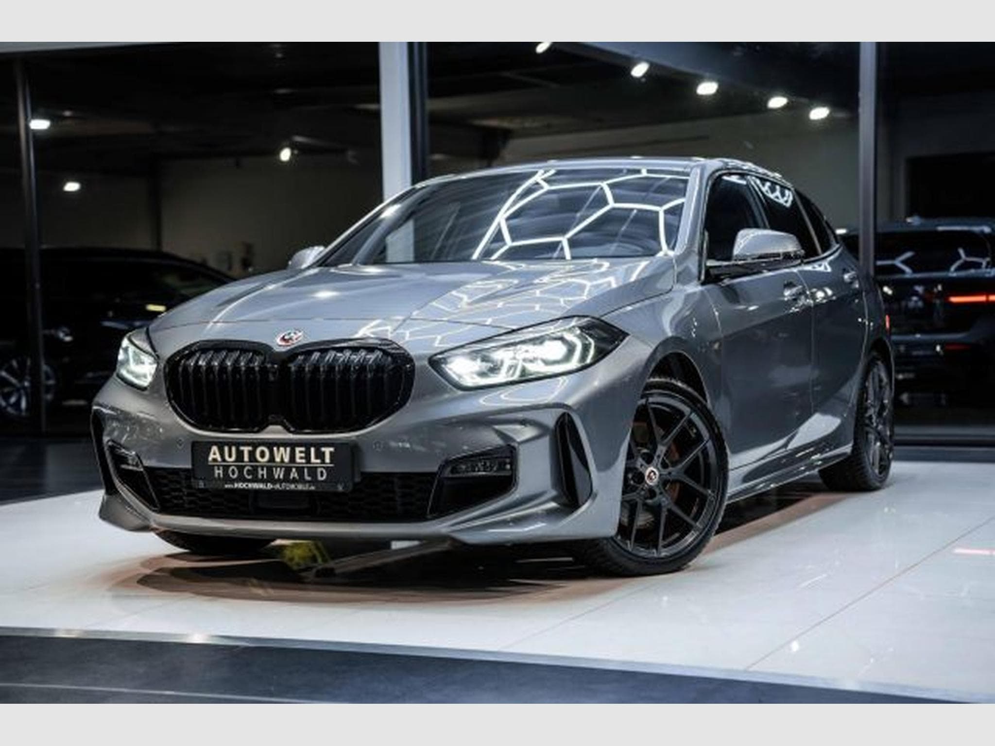 BMW 120 120i M-Sportpaket Autom. NAVI LED Harman-Kardon (2022) - Photo 2