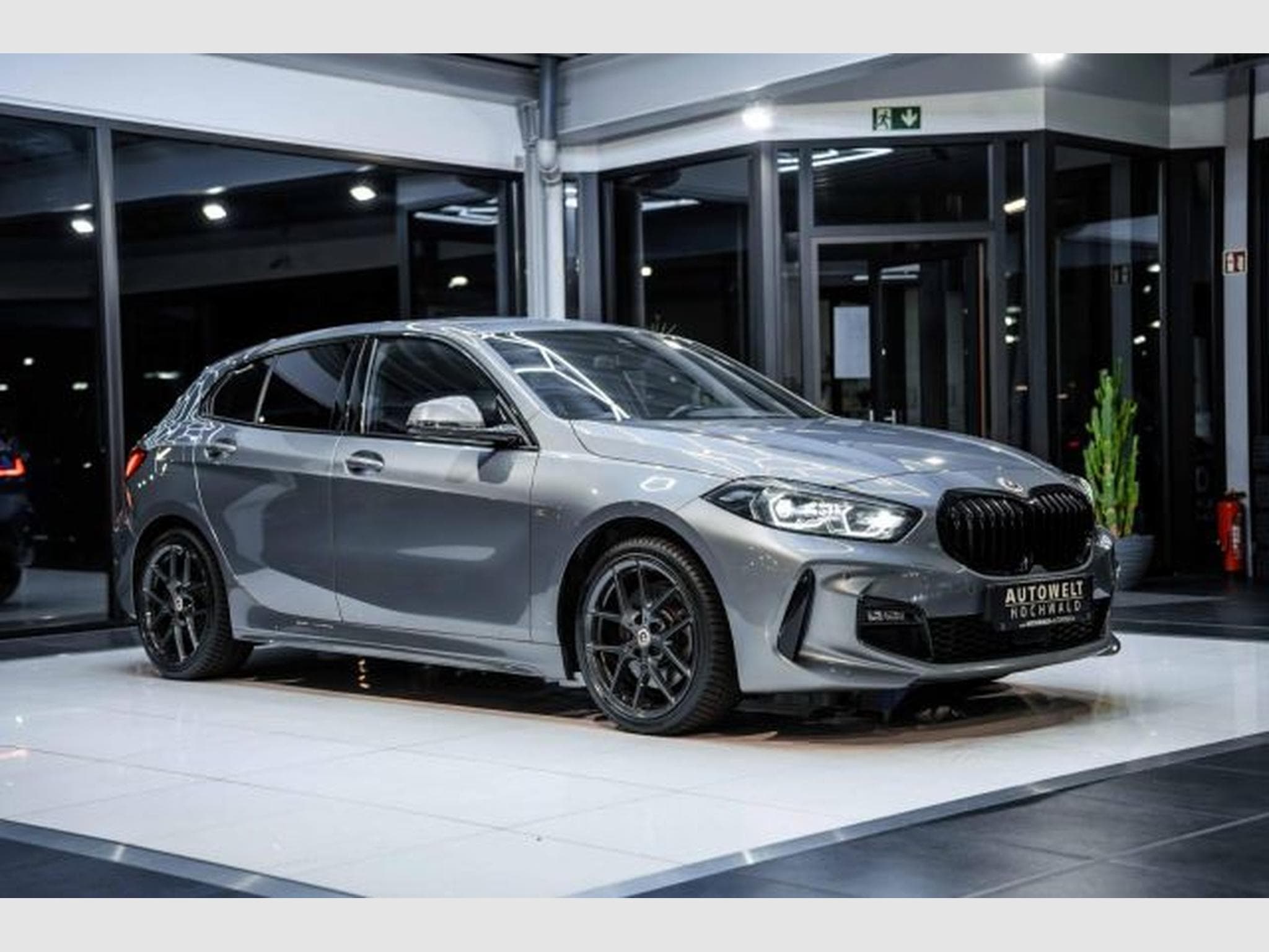 BMW 120 120i M-Sportpaket Autom. NAVI LED Harman-Kardon (2022) - Photo 6
